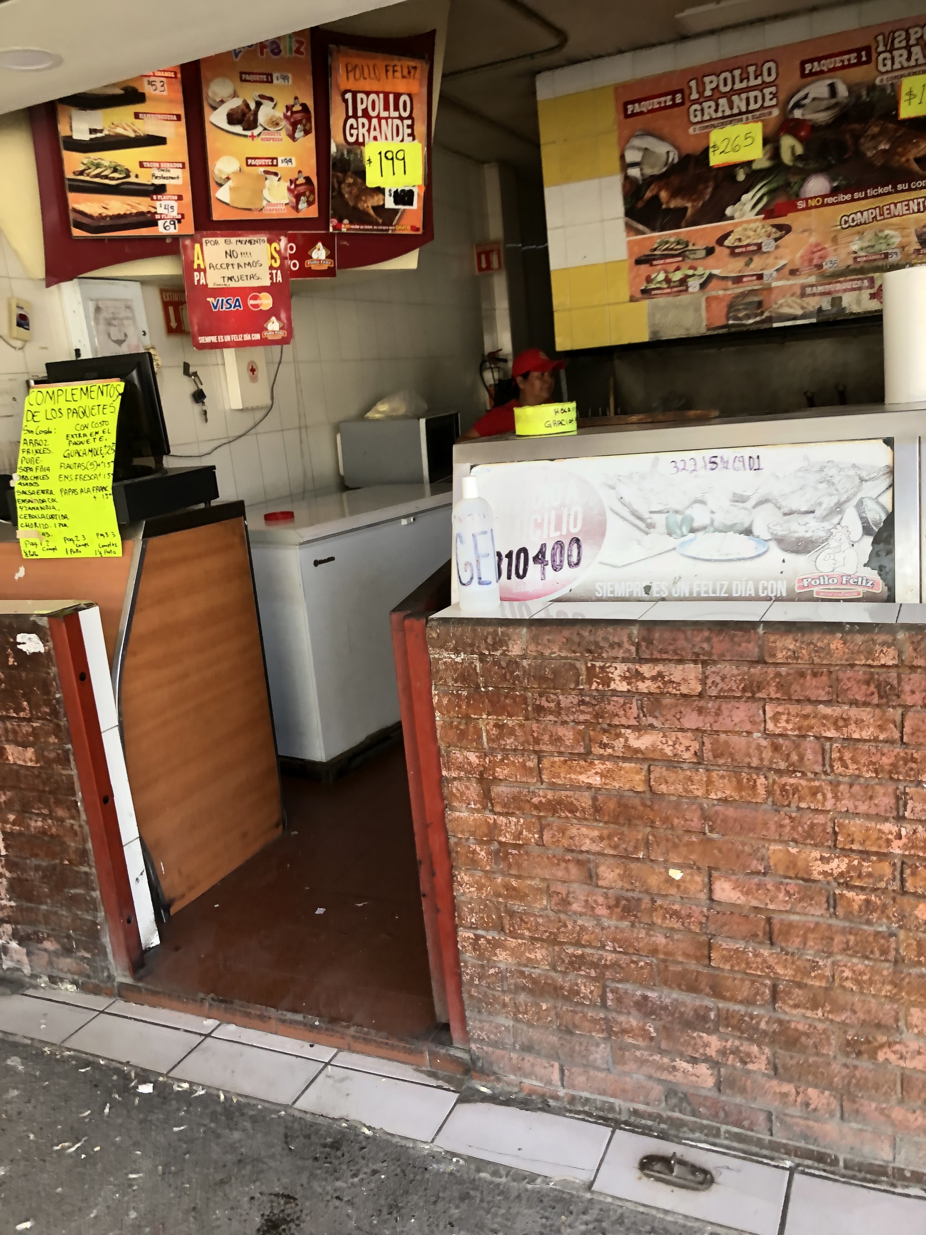 Pollo Felíz image 2