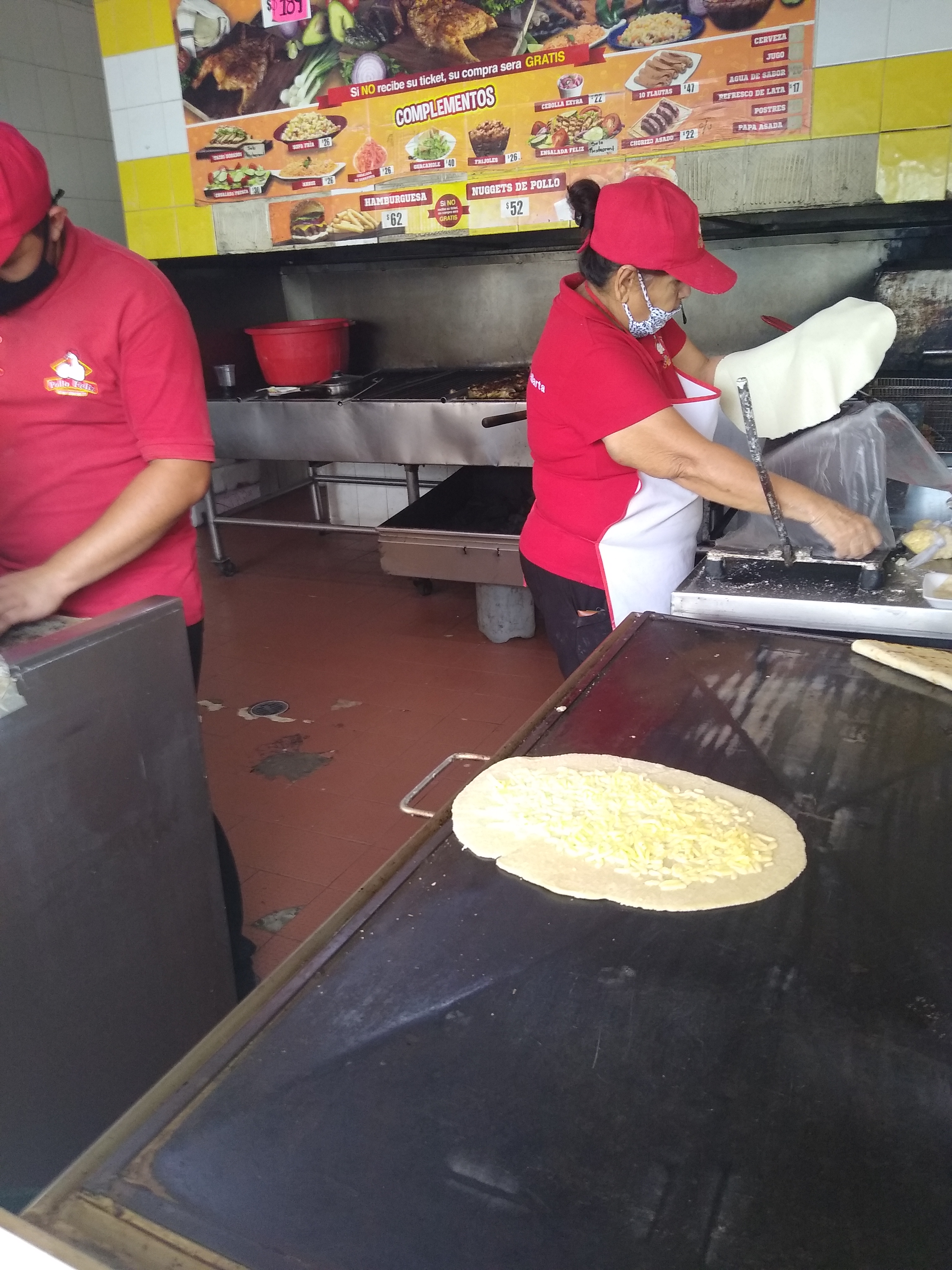 Pollo Felíz image 3