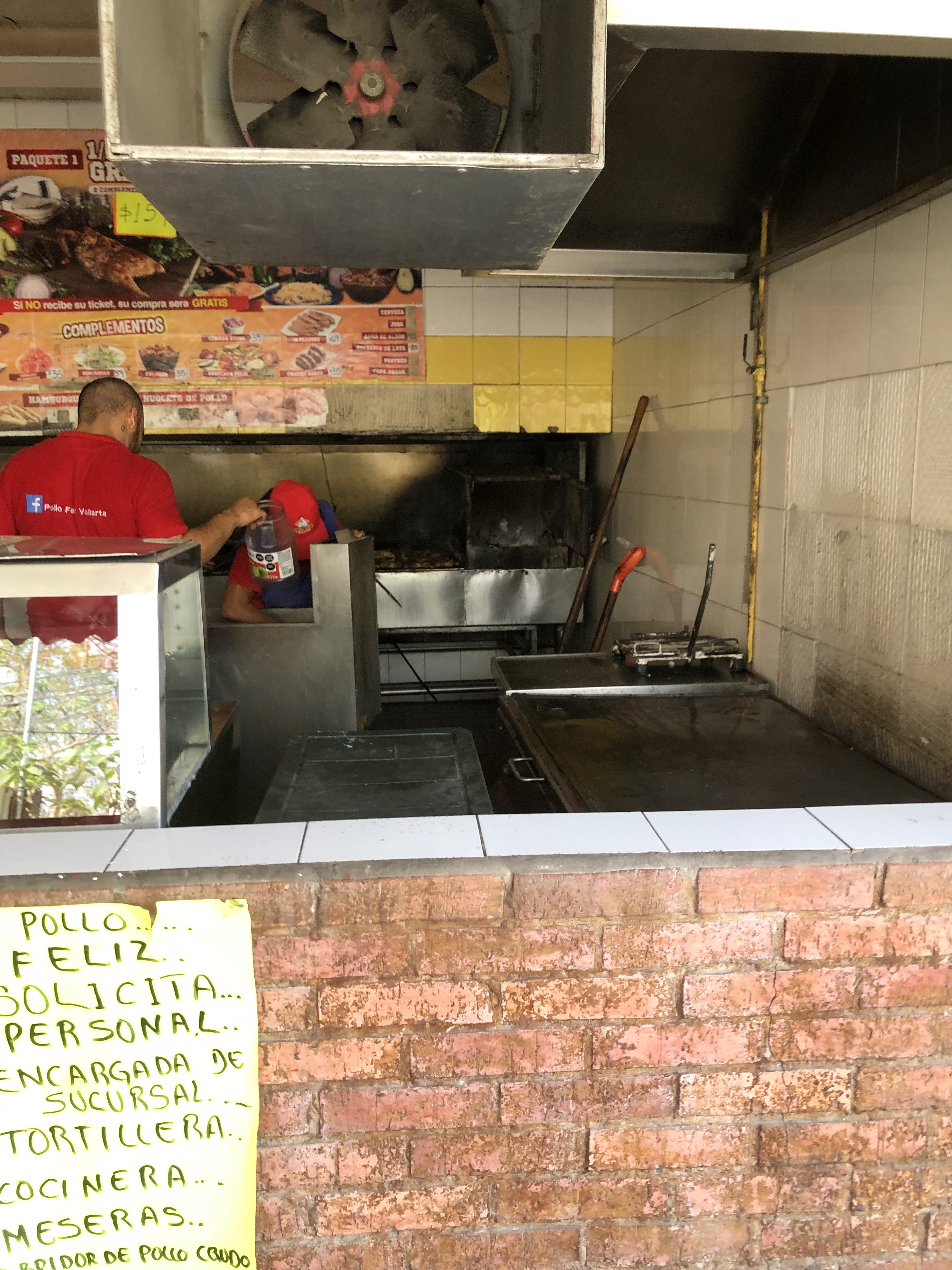 Pollo Felíz image 6