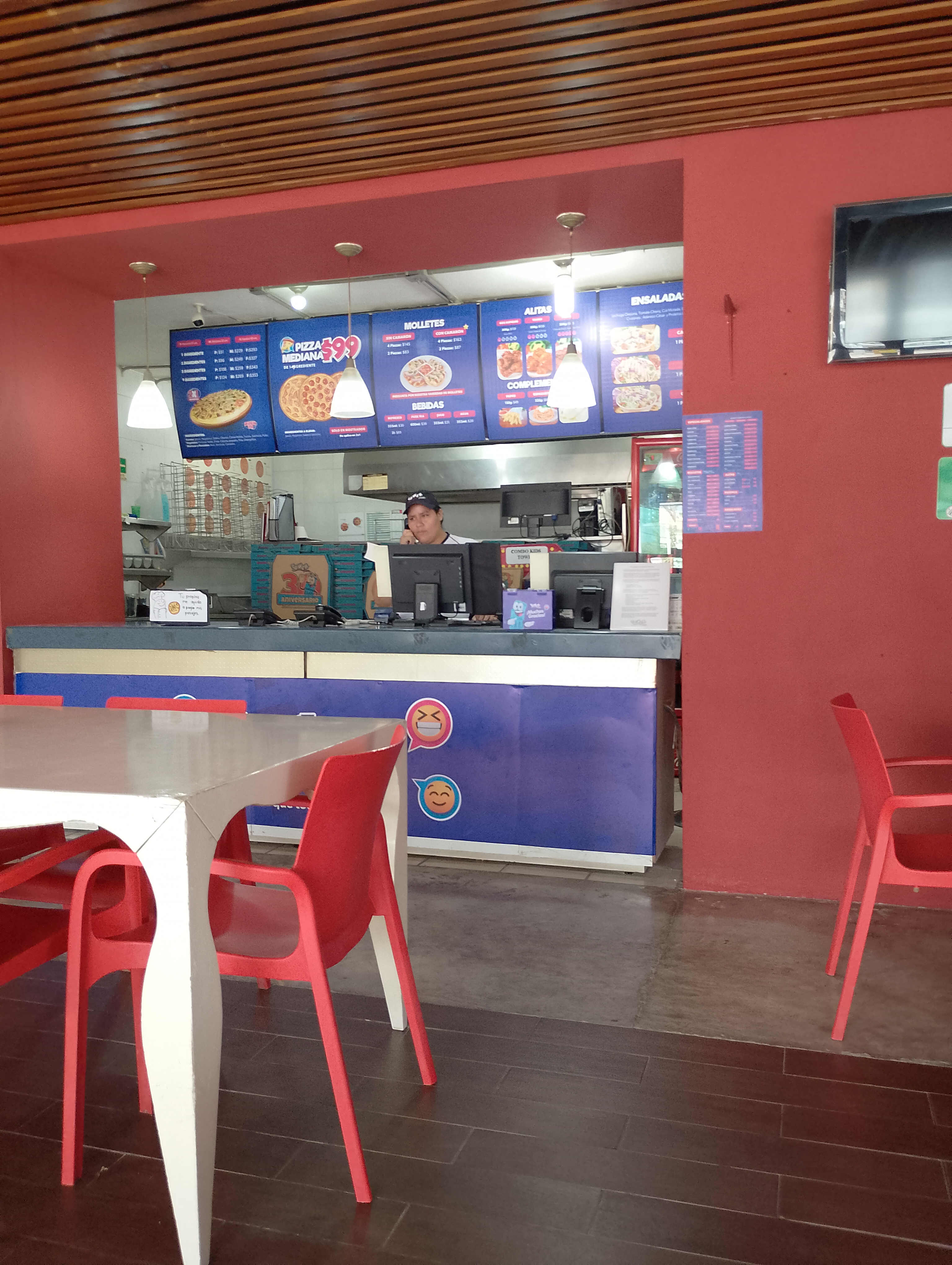 Tower Pizza Ixtapa image 3