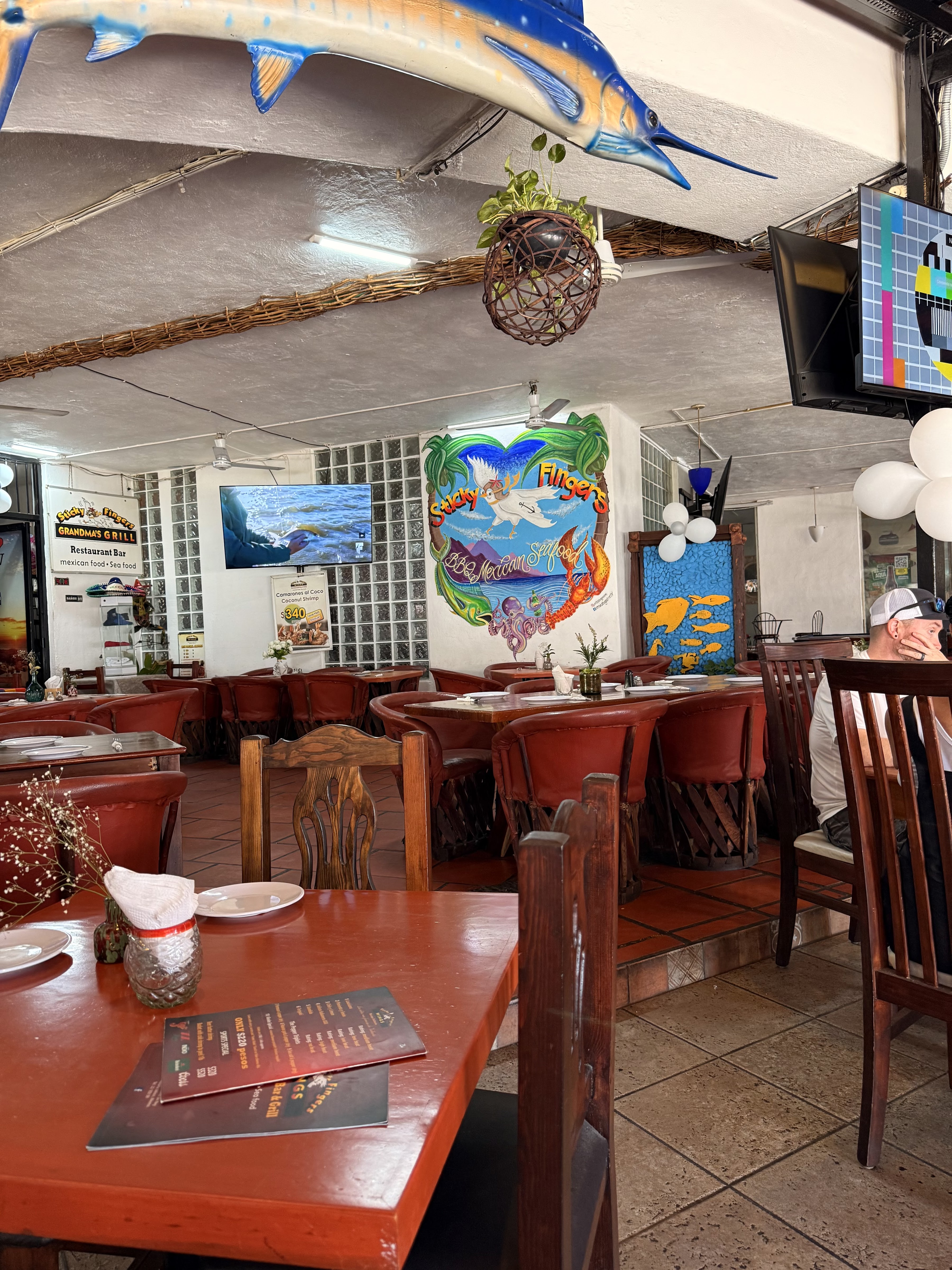 Sticky Fingers wings and restaurant bar & grill image 2