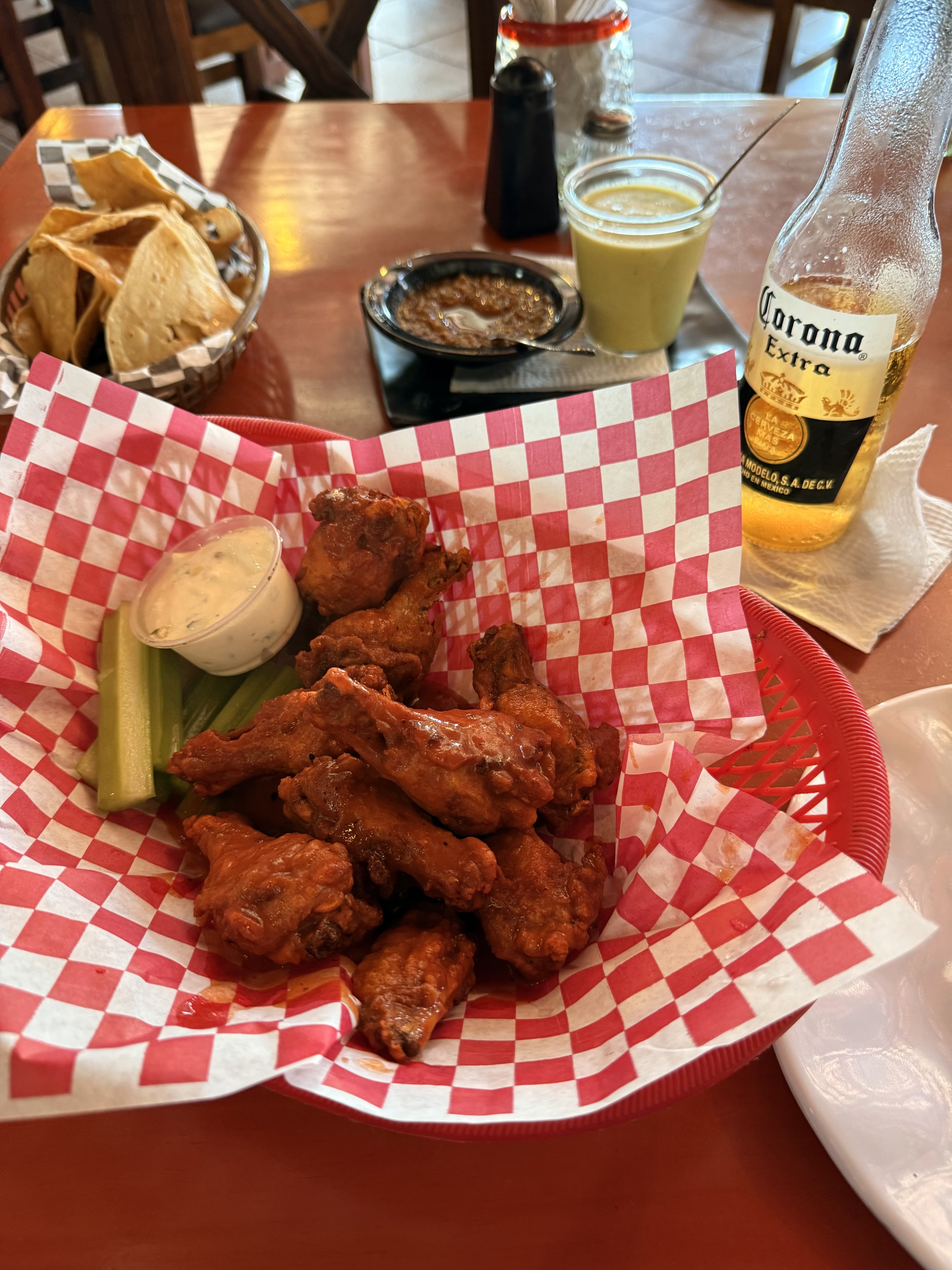 Sticky Fingers wings and restaurant bar & grill image 4