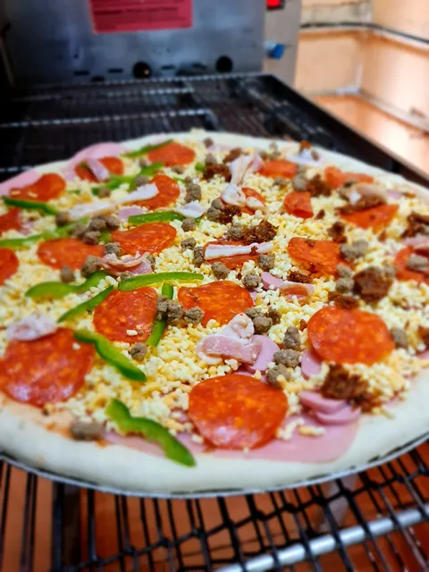 Pizza Mya image 2