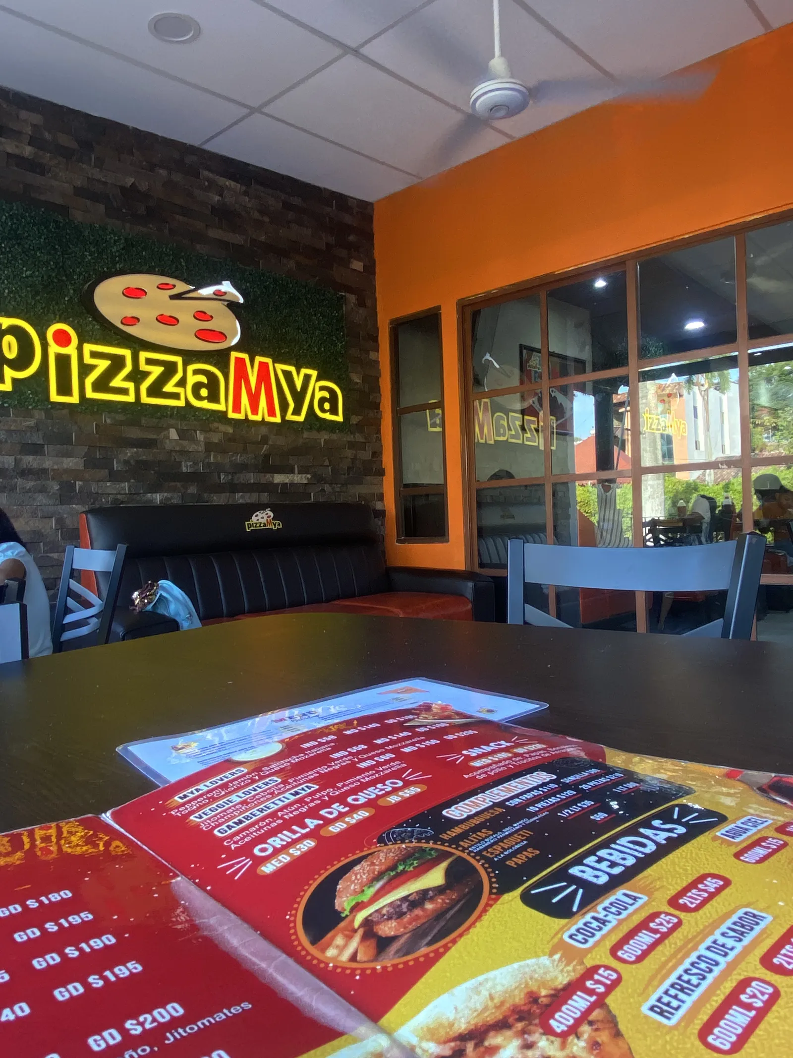 Pizza Mya image 8