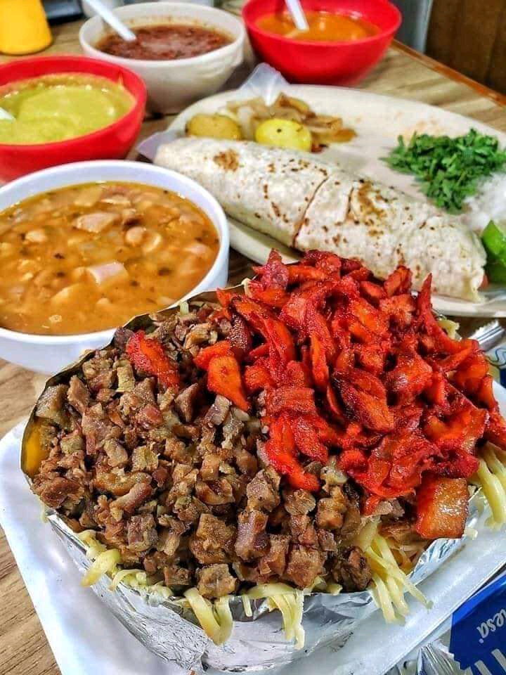 Pollos y costillas las palomas image 3