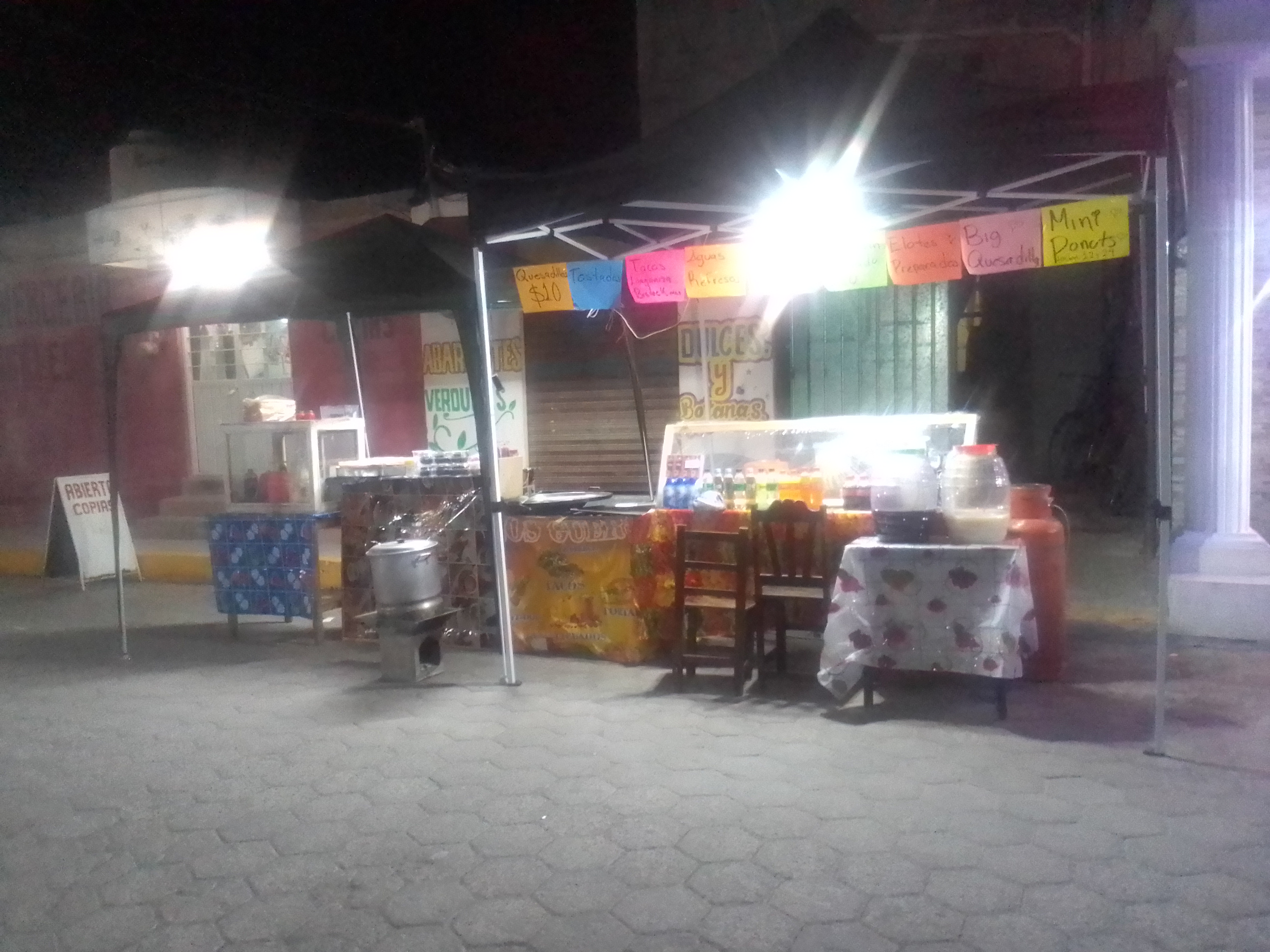 Taquerías los Güeros image 2