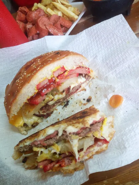 Hamburguesas Danny (Desde 1982) image 1