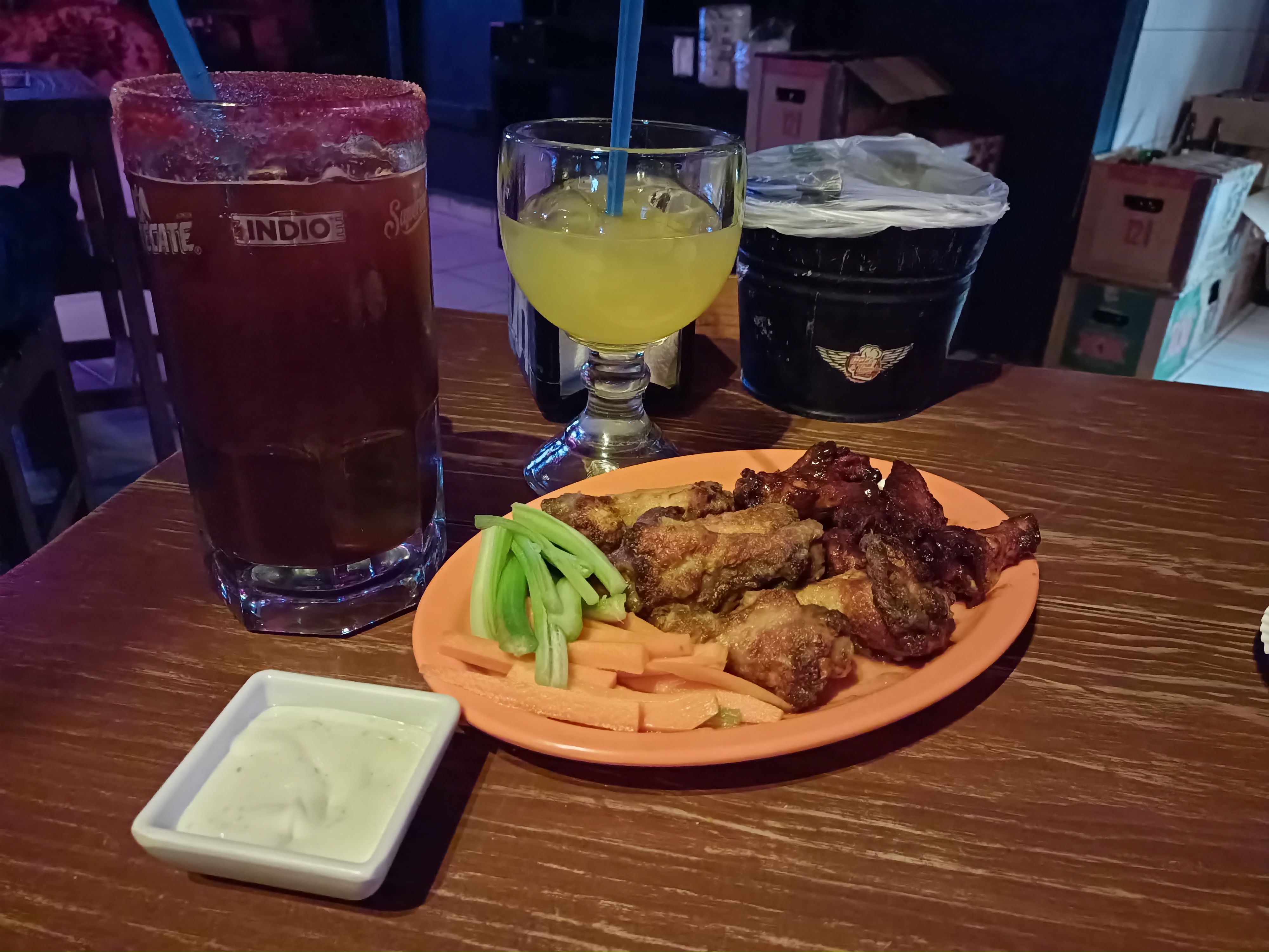 Alitas & Beers Tuxpan image 4