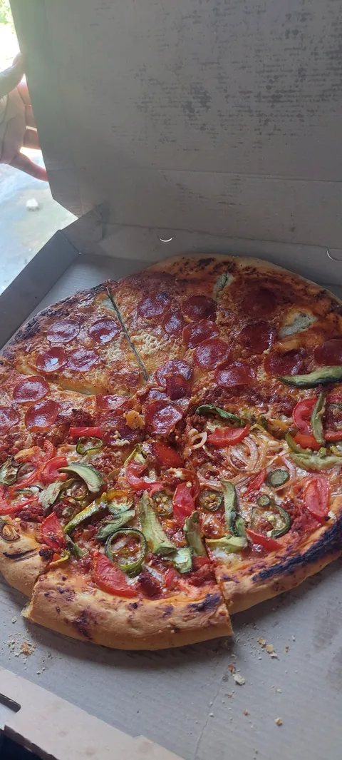 Pizzas ¿es tuya ó es mía? Y panadería image 1