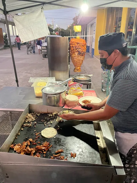 Tacos y Pastas, Luis y Marisol image 5