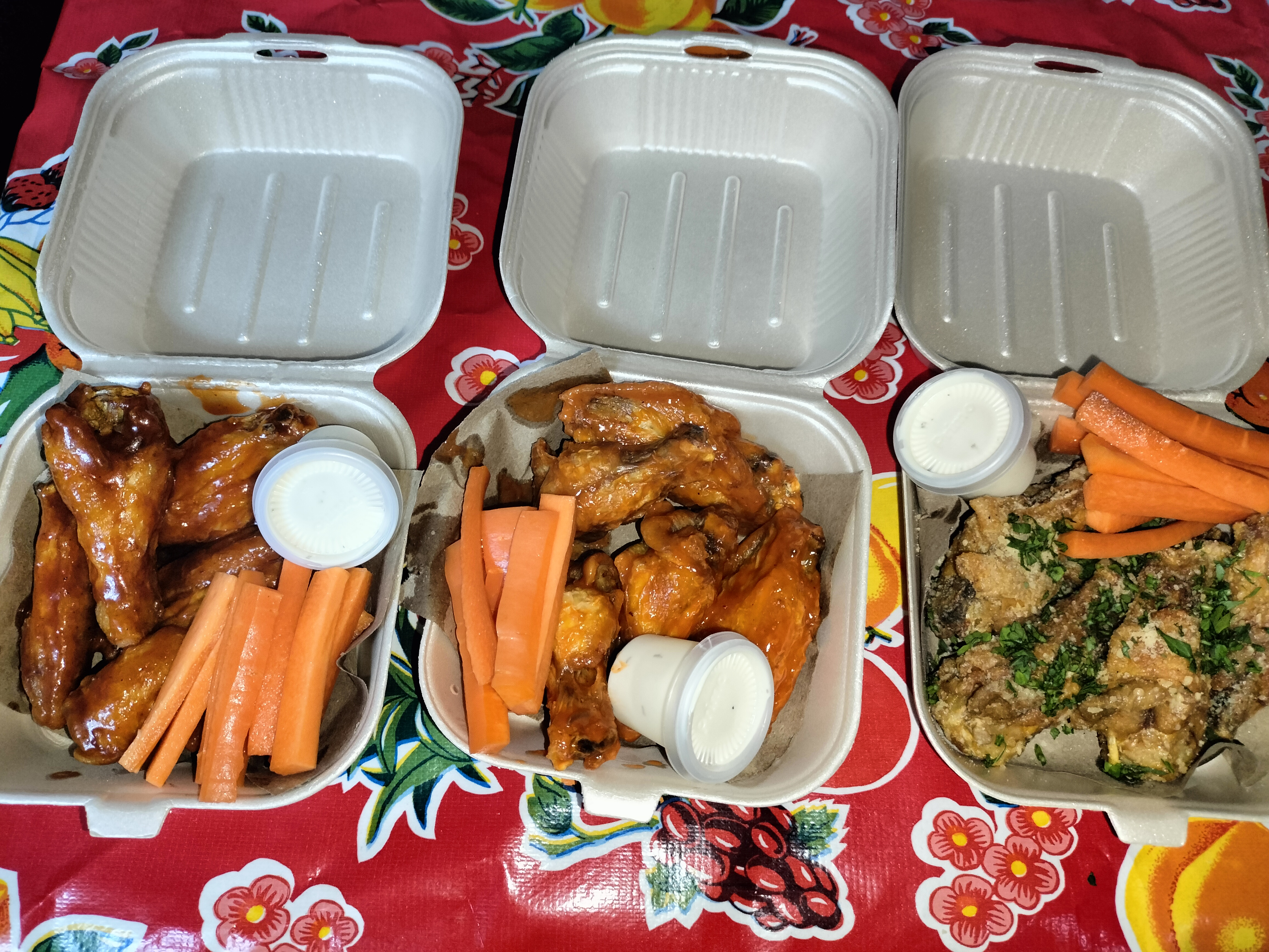 "El Mirador: Burgs & Wings" image 4