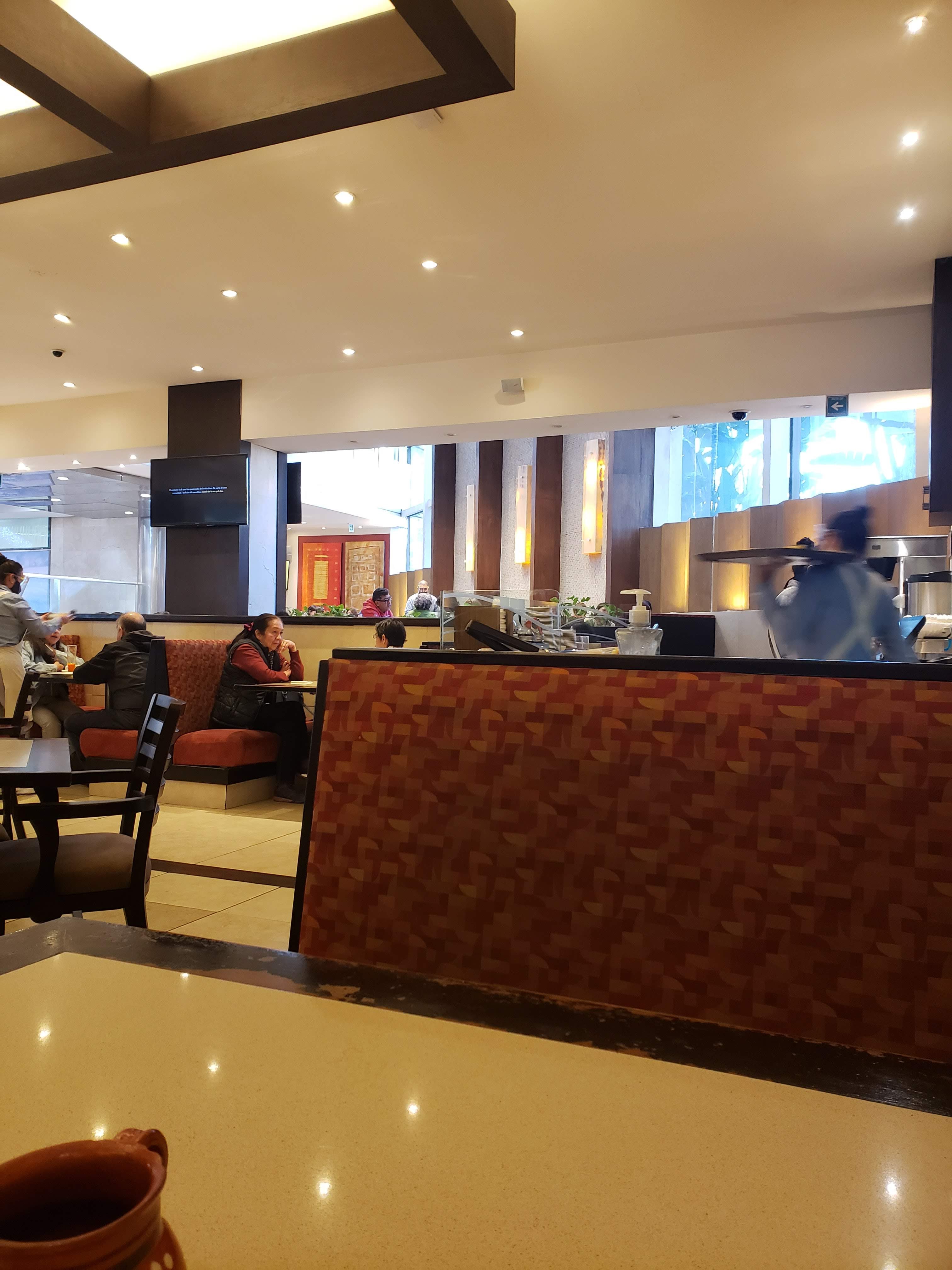 El Restaurante Palacio image 3