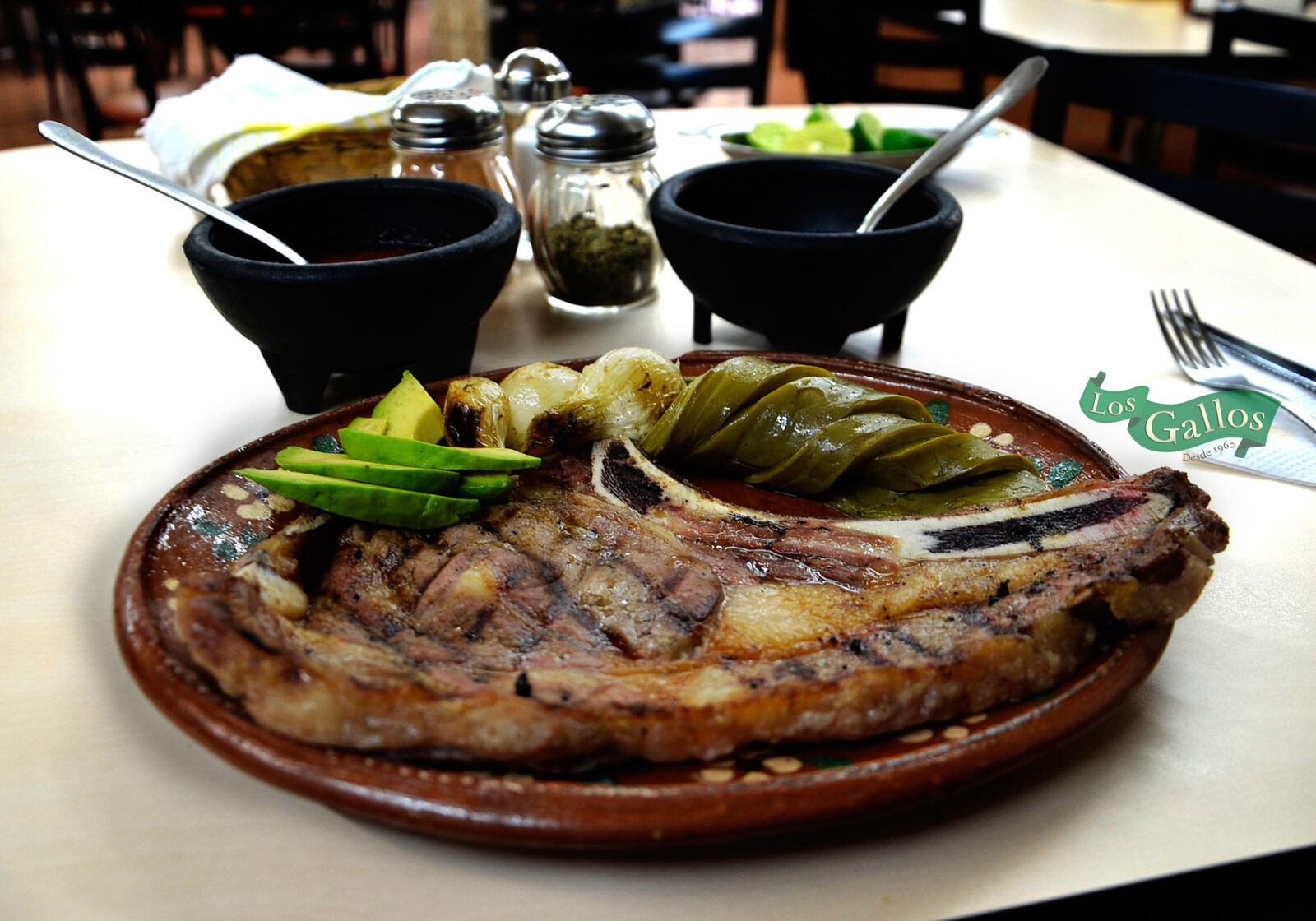 Los Gallos image 10