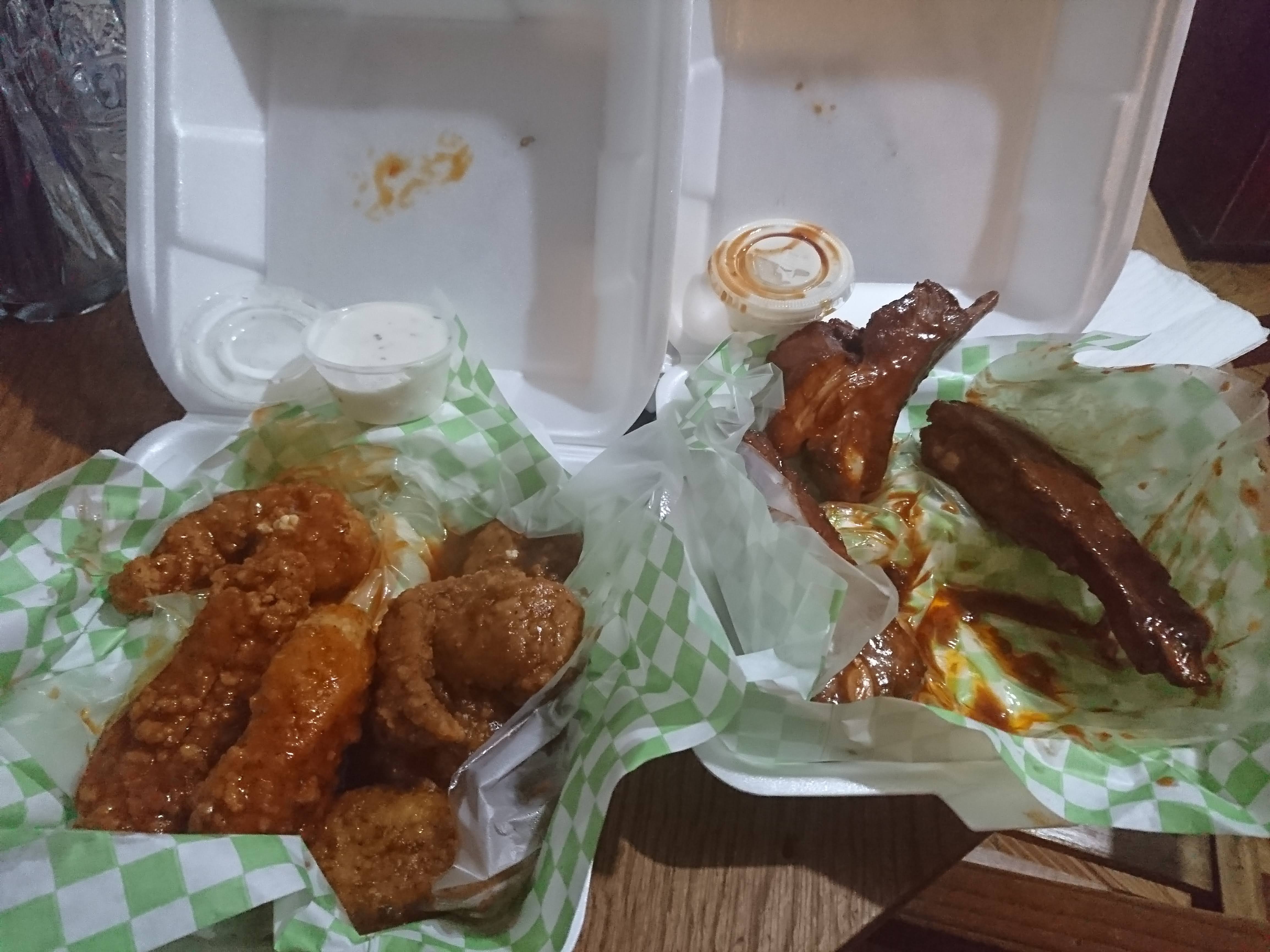 La Martina Drinks & Wings image 7