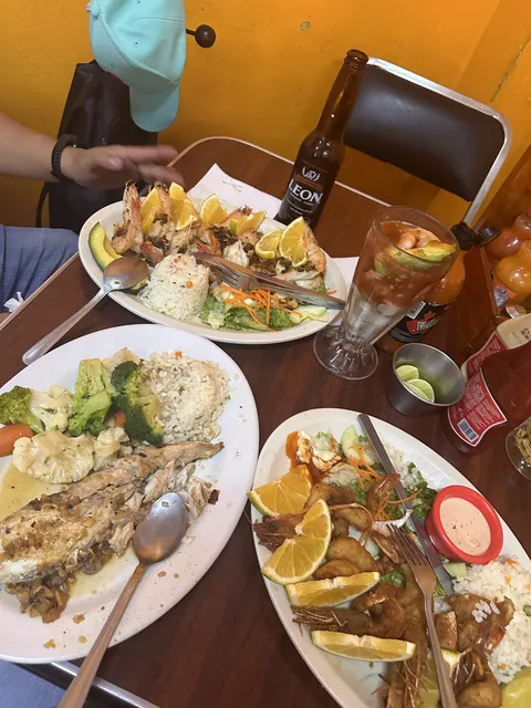 La Mojarra Feliz image 5