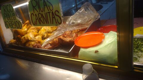 Carnitas Quiroga y Pollos adobados image 6