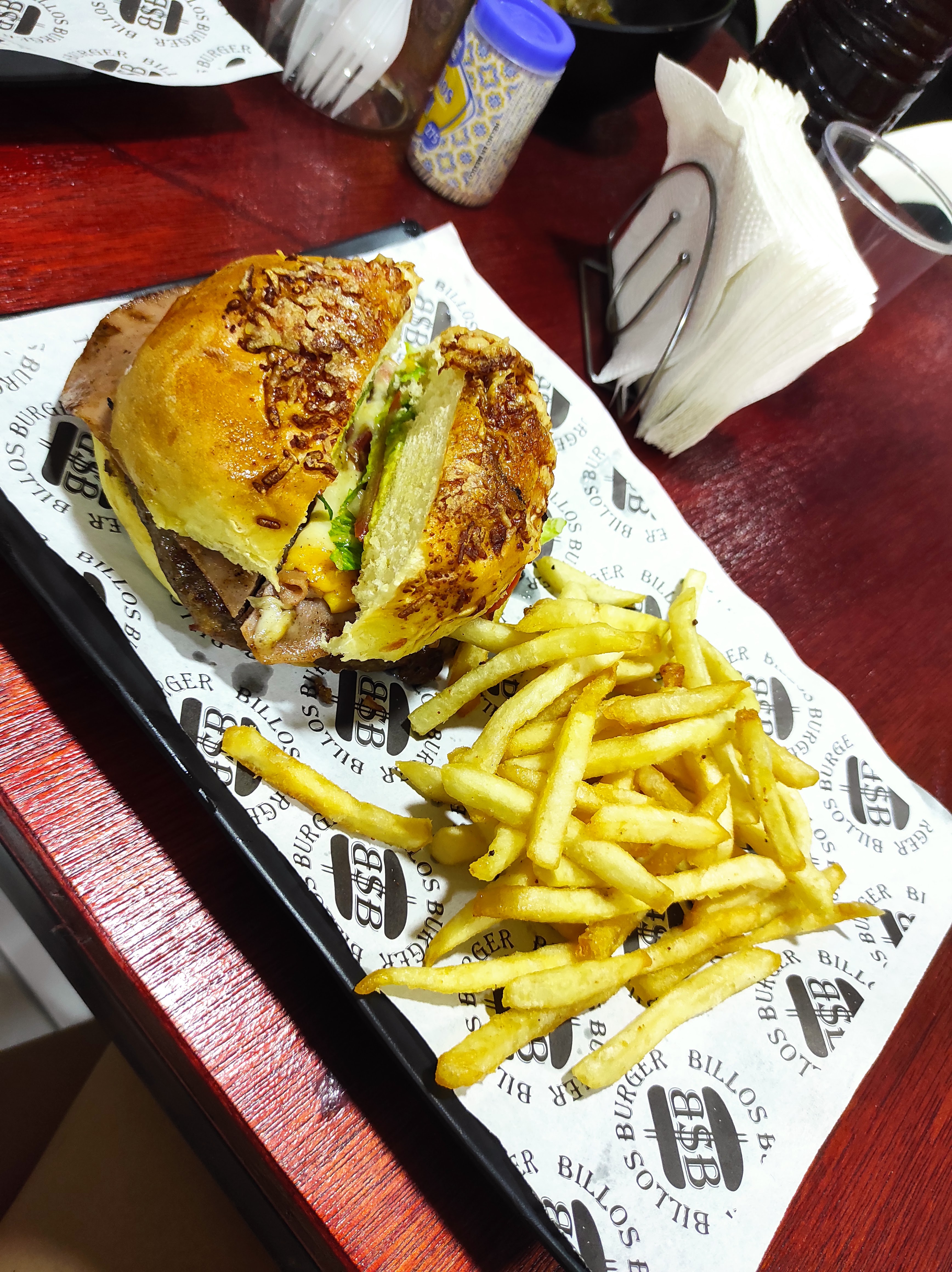 BILLOS BURGER image 1