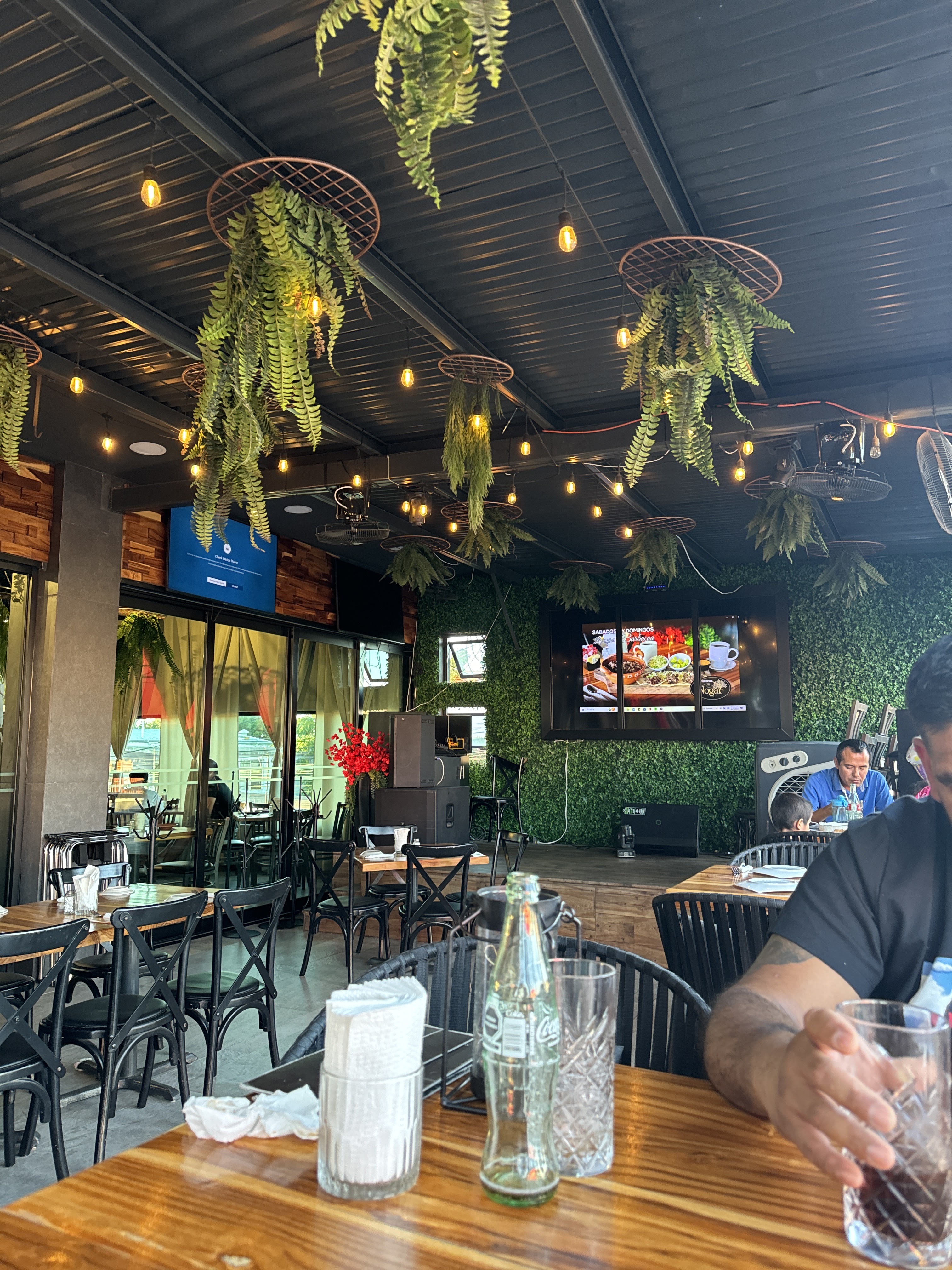 Nogal Restaurant image 3