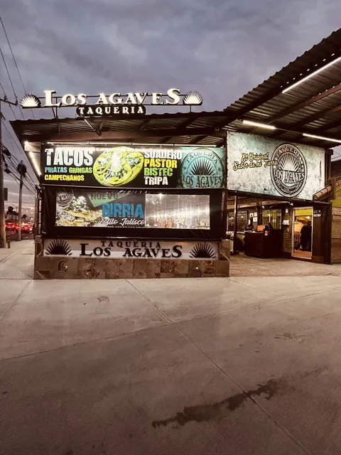 Los Agaves - Taquería image 1