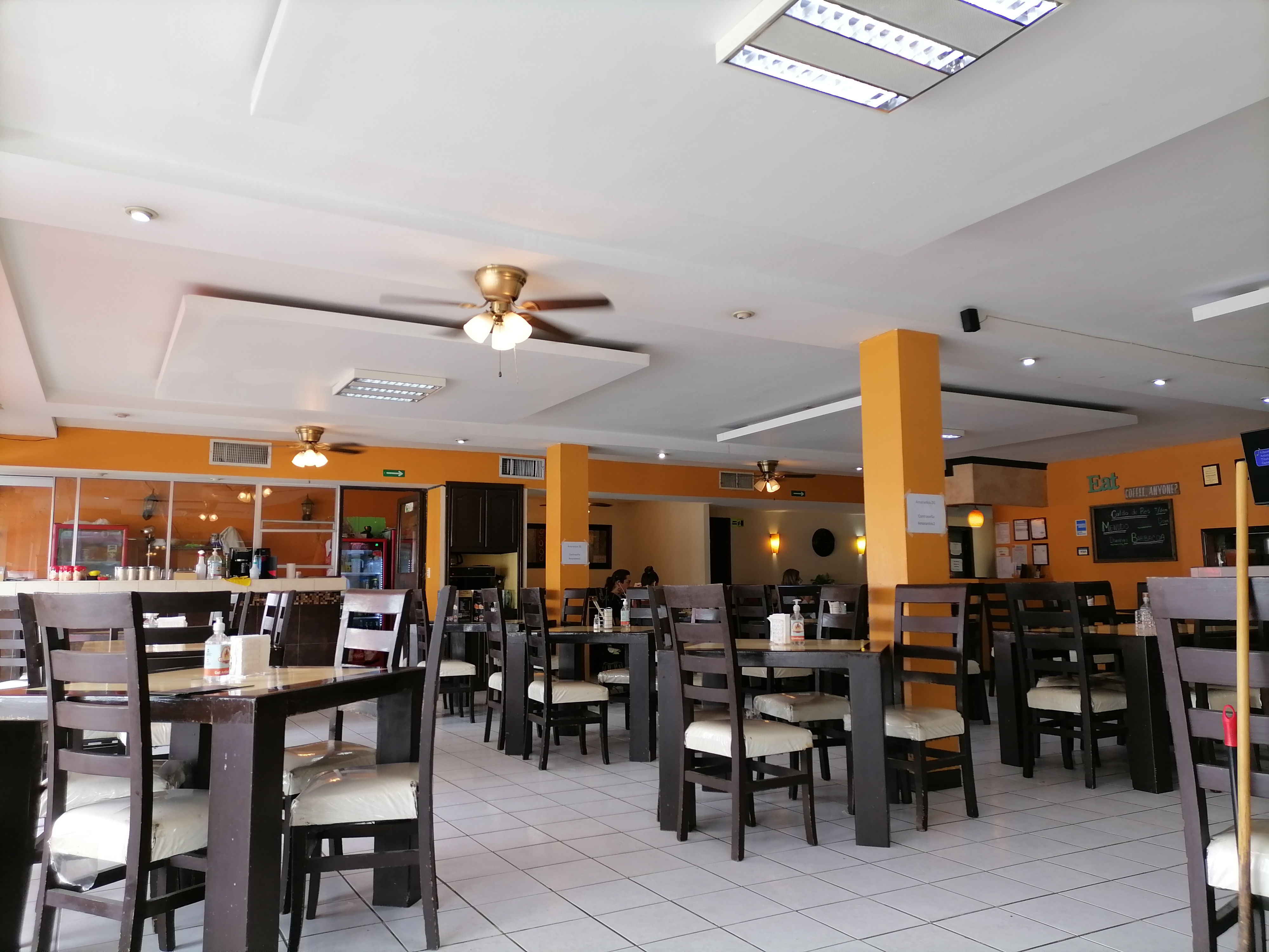 Amaranto's restaurant bar image 1