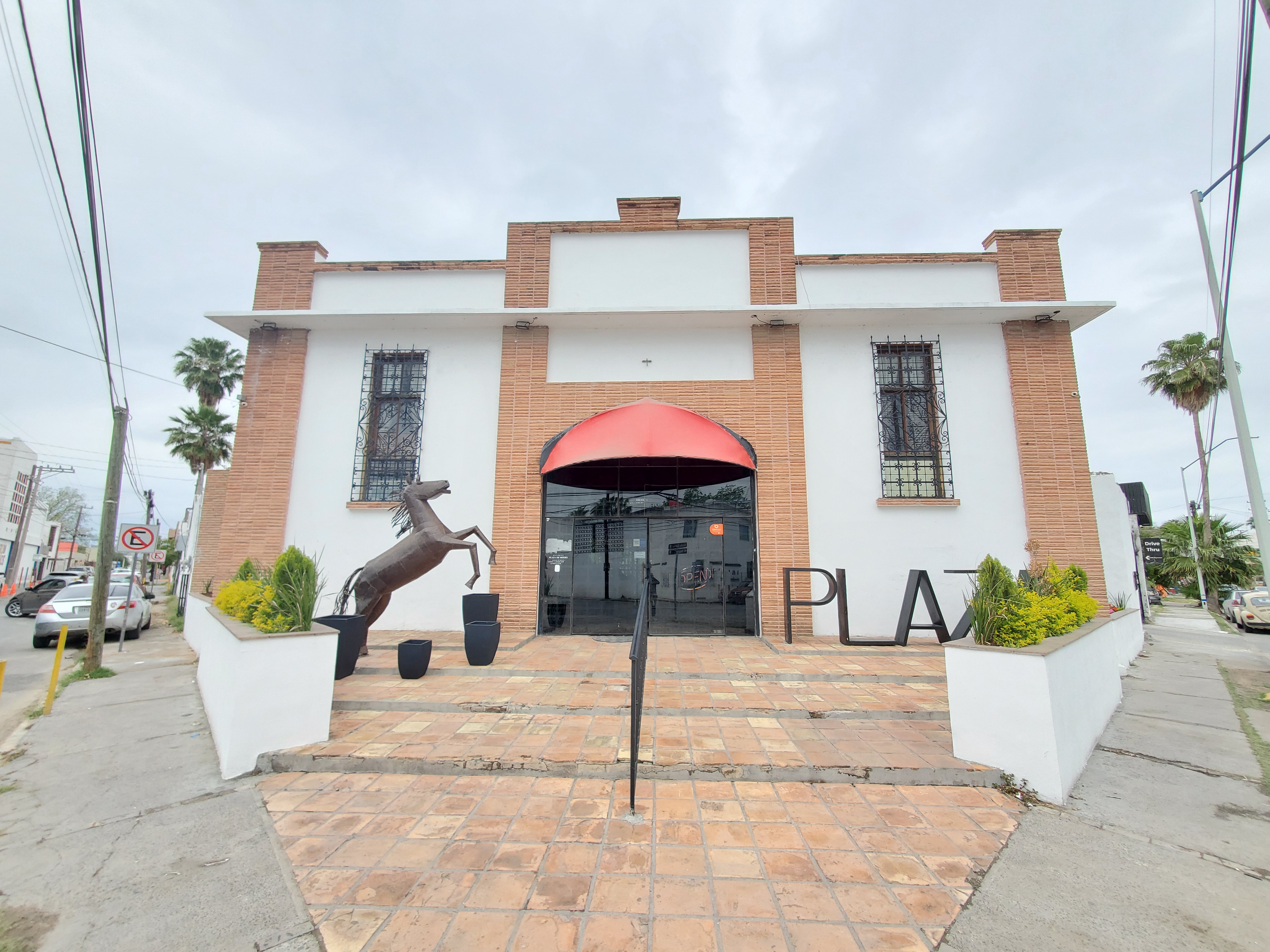 PLAZA DE HIERRO image 7