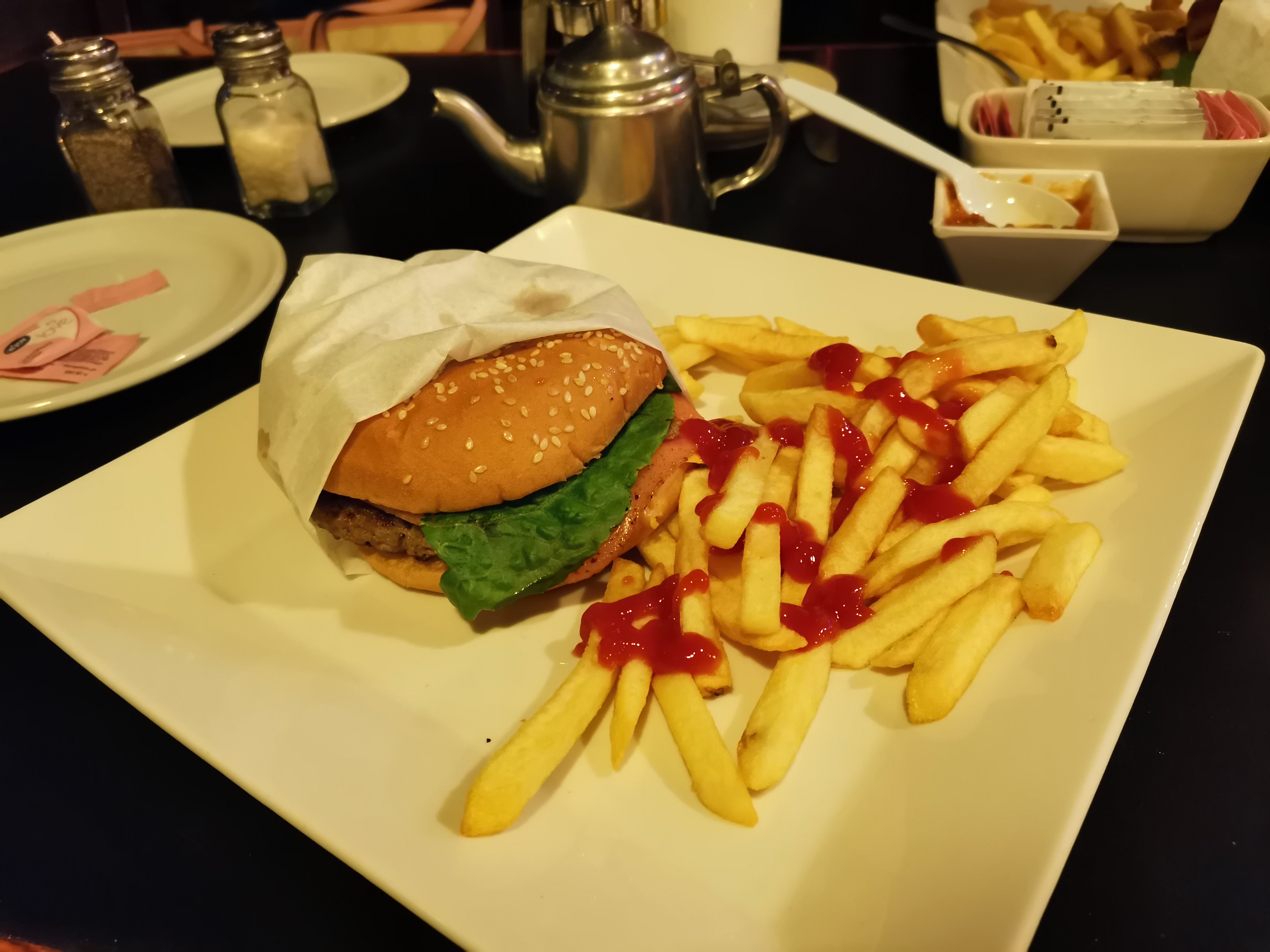 Al dahabi Restaurant image 8