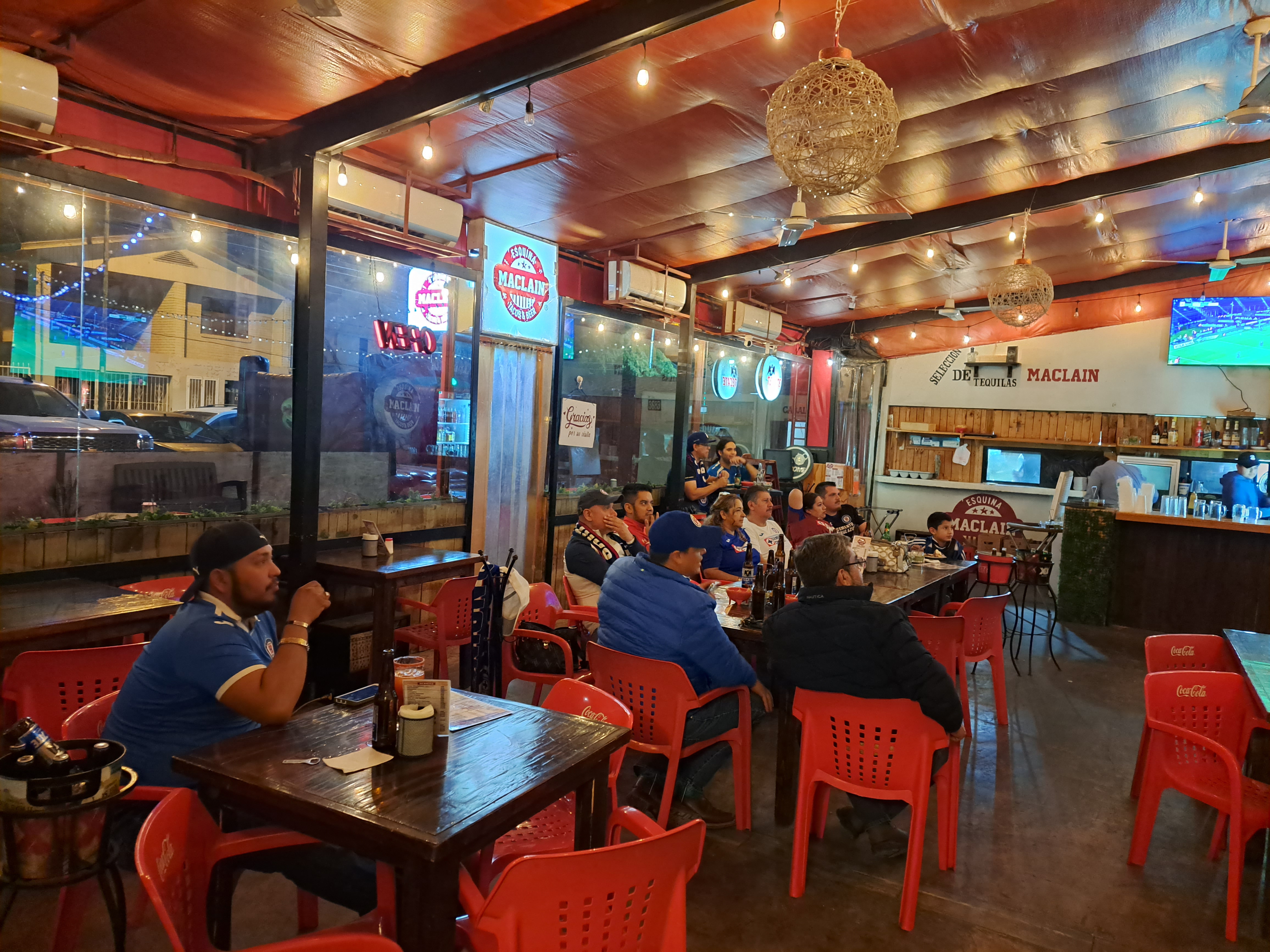 Esquina Maclain Tacos & Beer image 1