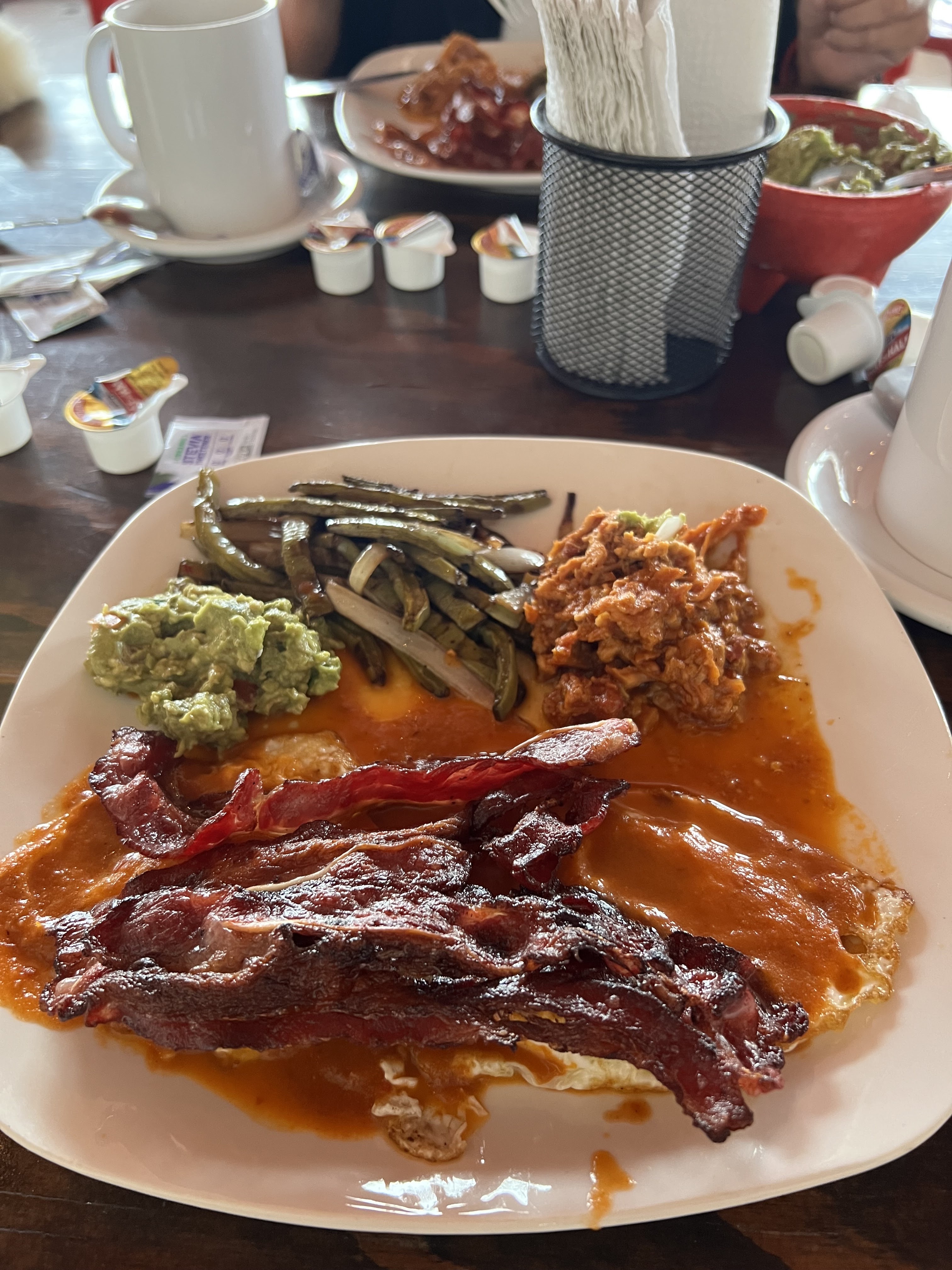 Esquina Maclain Tacos & Beer image 3