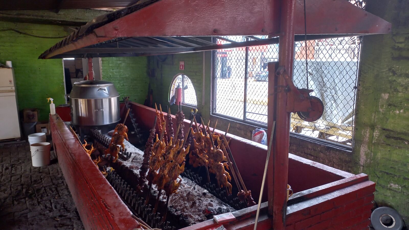 Pollos Monarca image 2