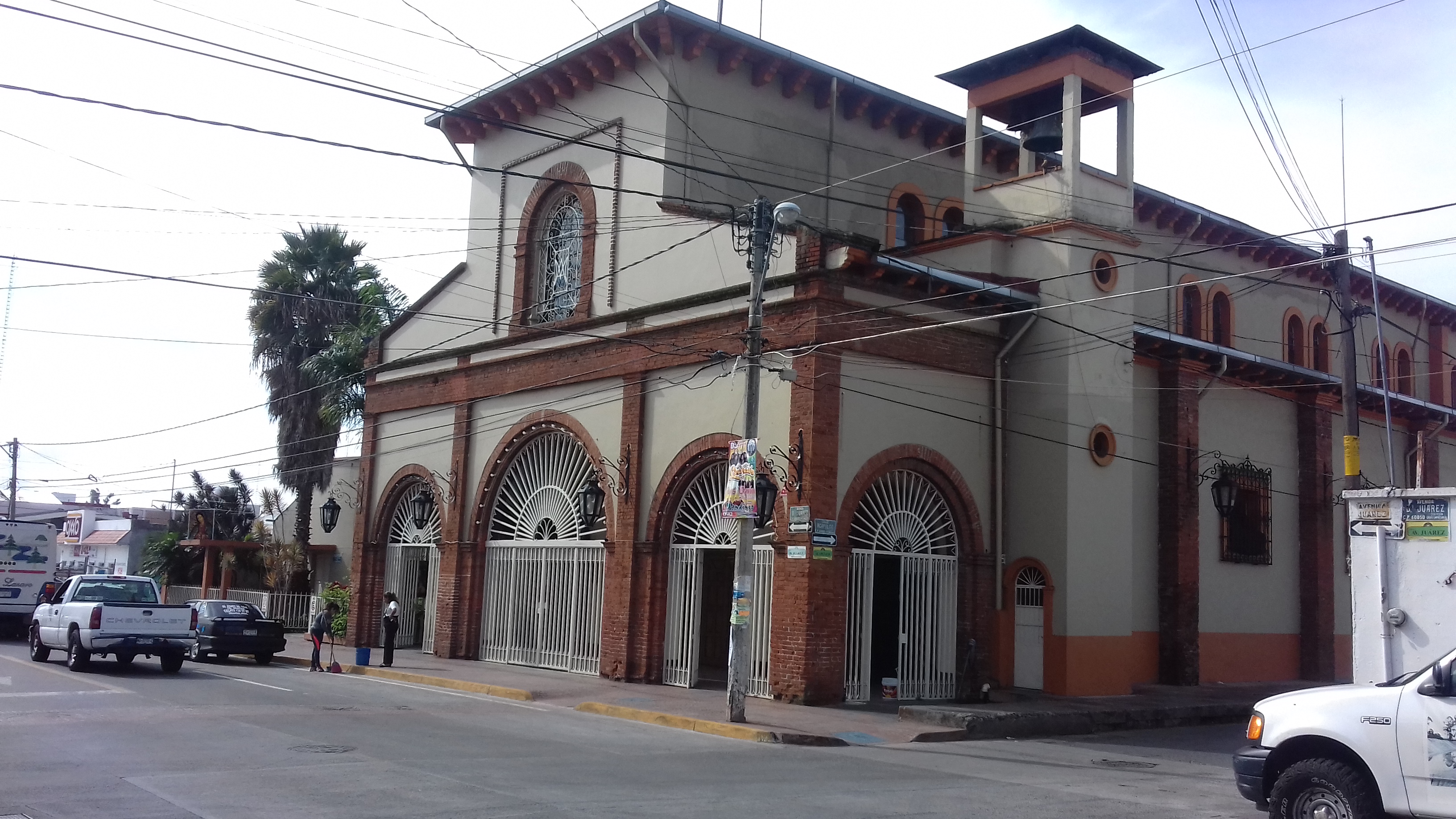 Pollos Monarca image 5