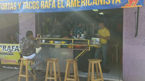 Tacos Y Tortas Rafa "El Americanista" image 2