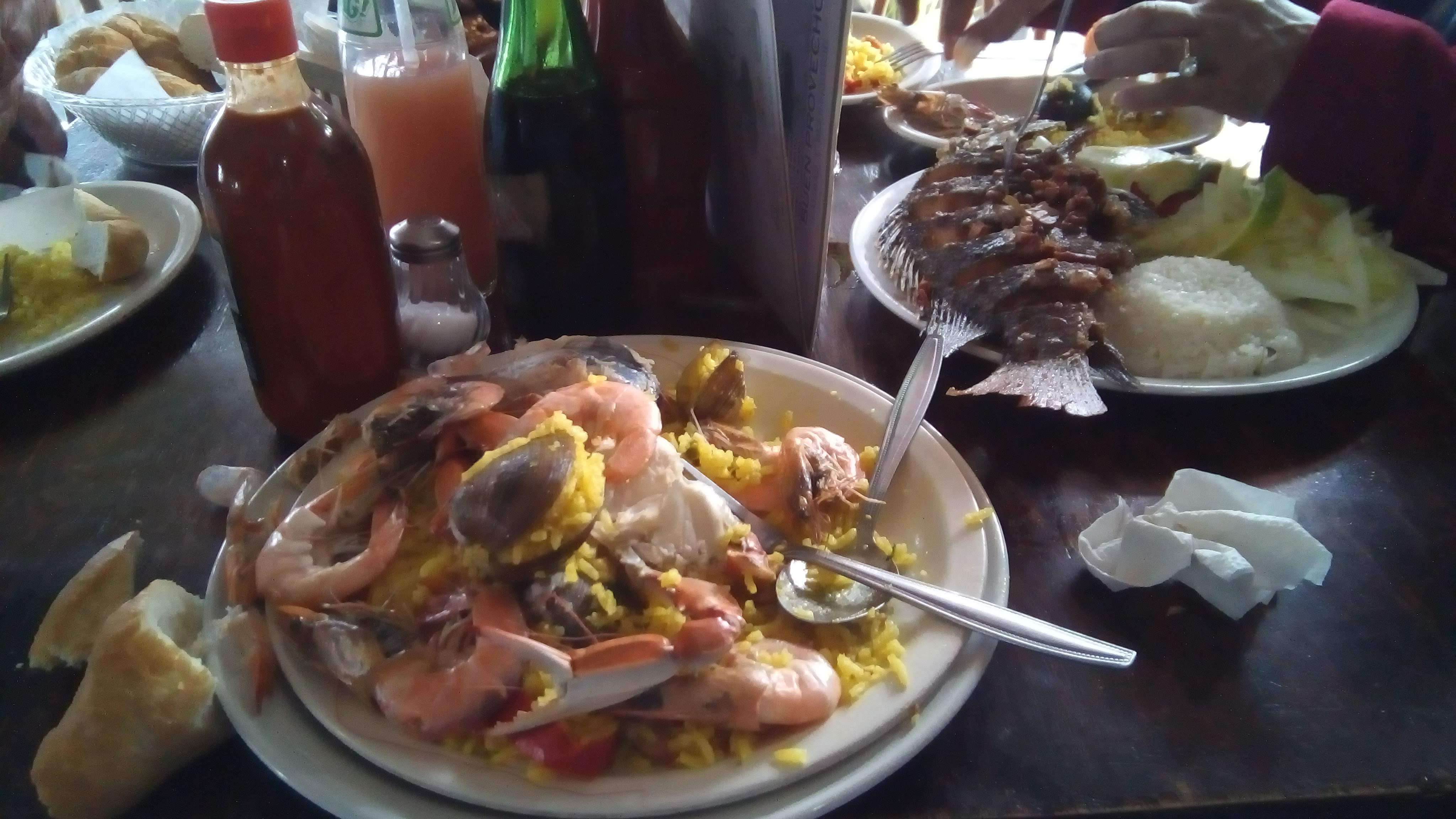 Las Hormigas Marisquería image 6