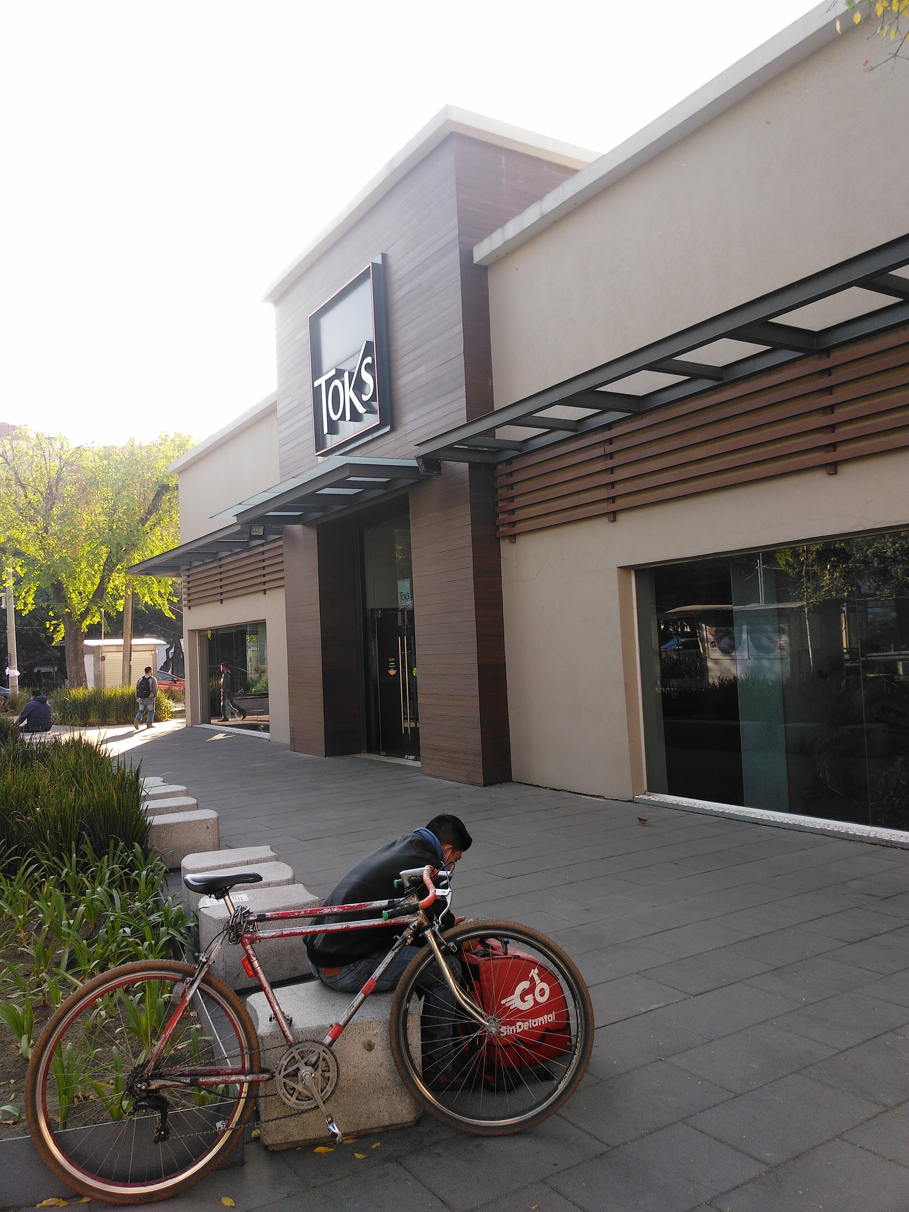 Toks Narvarte image 3