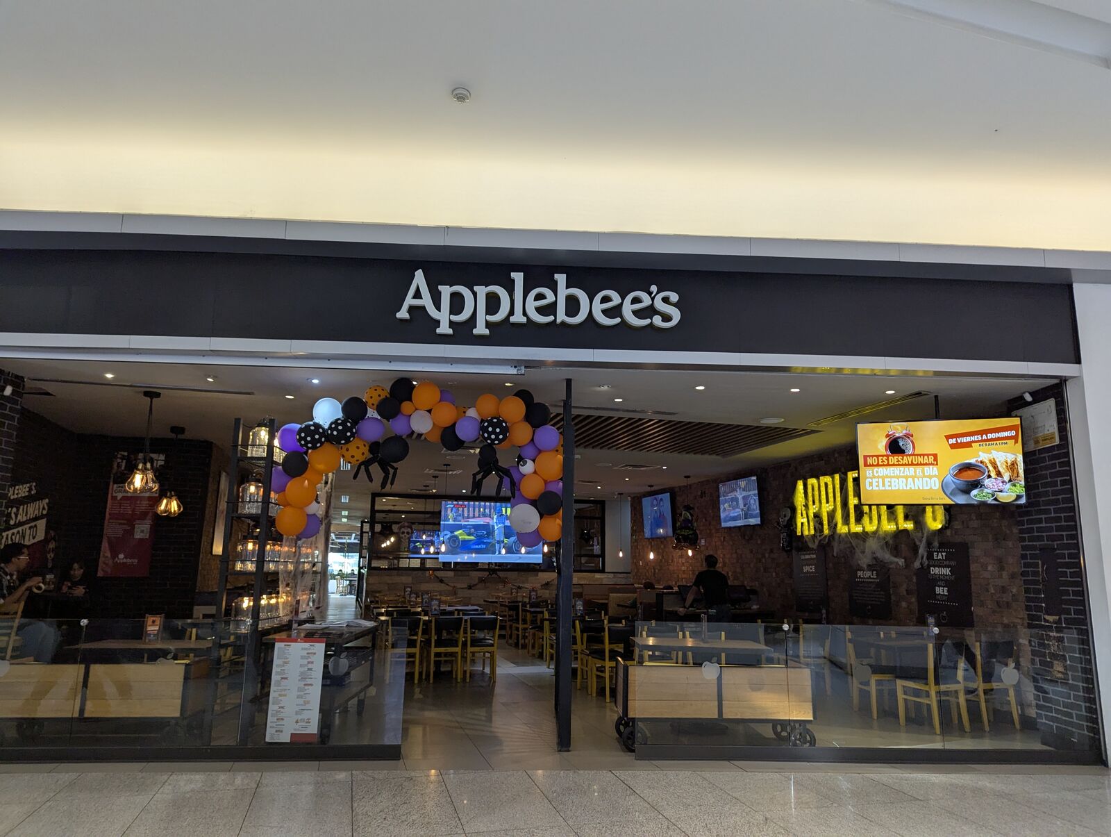 Applebee's image 1