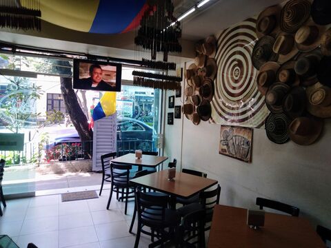 Macondo Restaurante De Comida Colombiana image 1