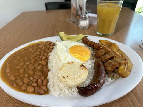 Macondo Restaurante De Comida Colombiana image 4