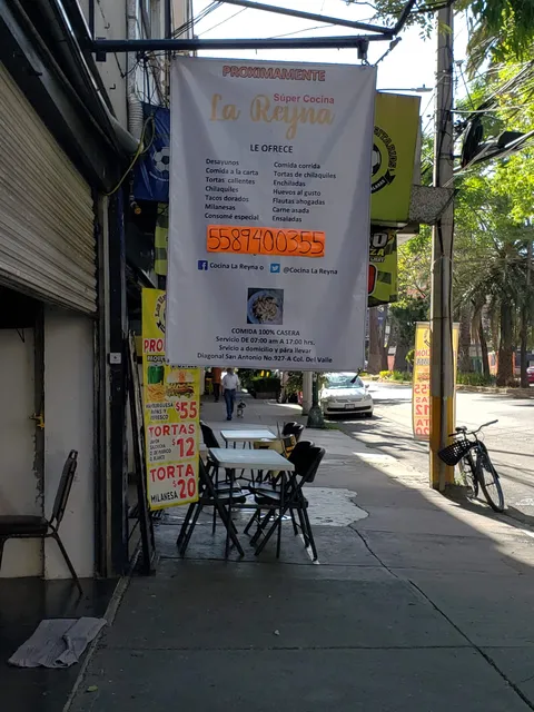 Family Restaurant - La Reina image 5