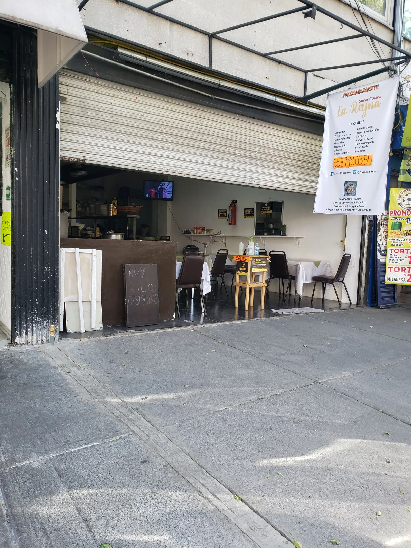 Family Restaurant - La Reina image 9