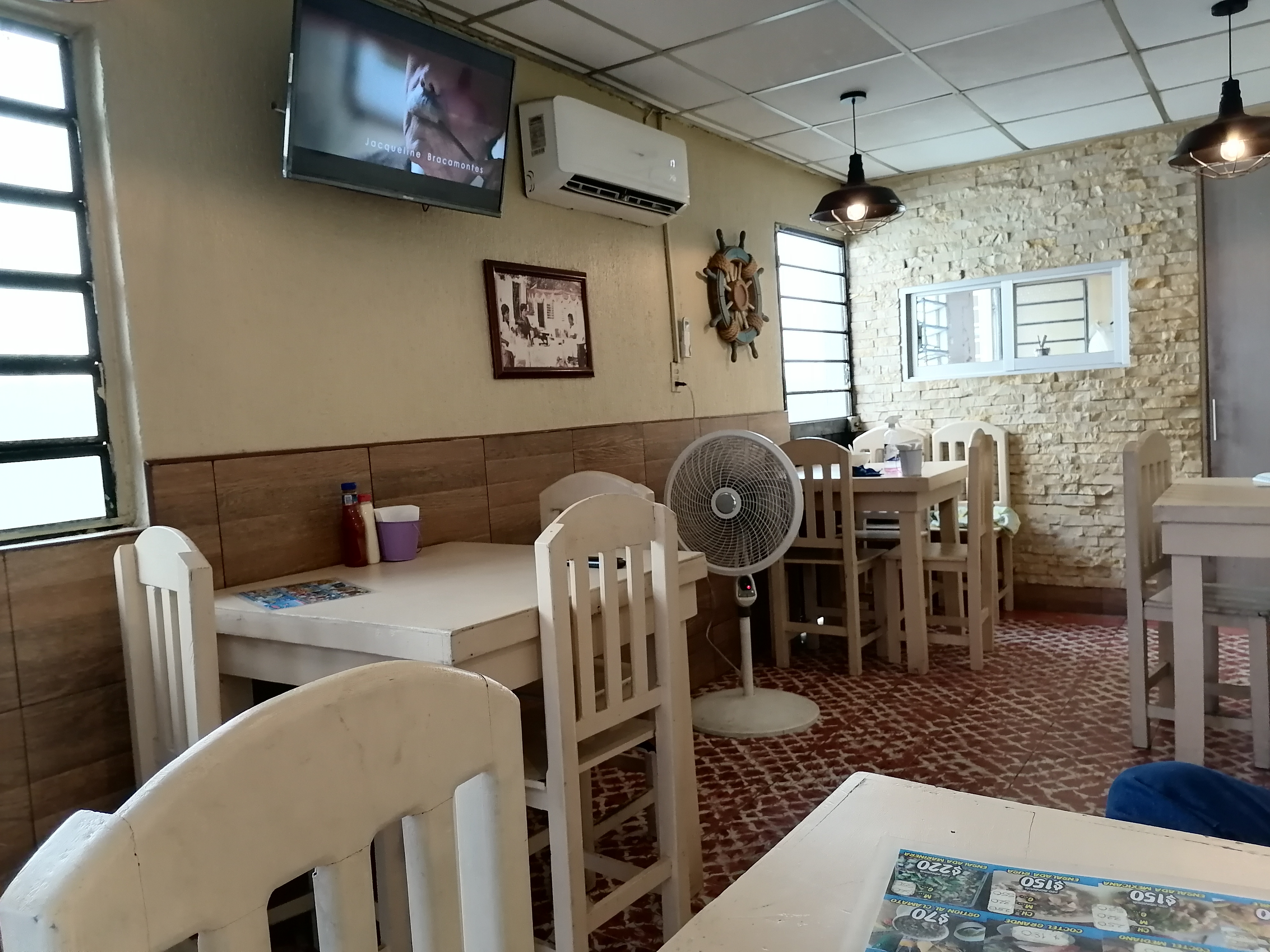 El Tungar Cockteleria Suc. Catedral image 1