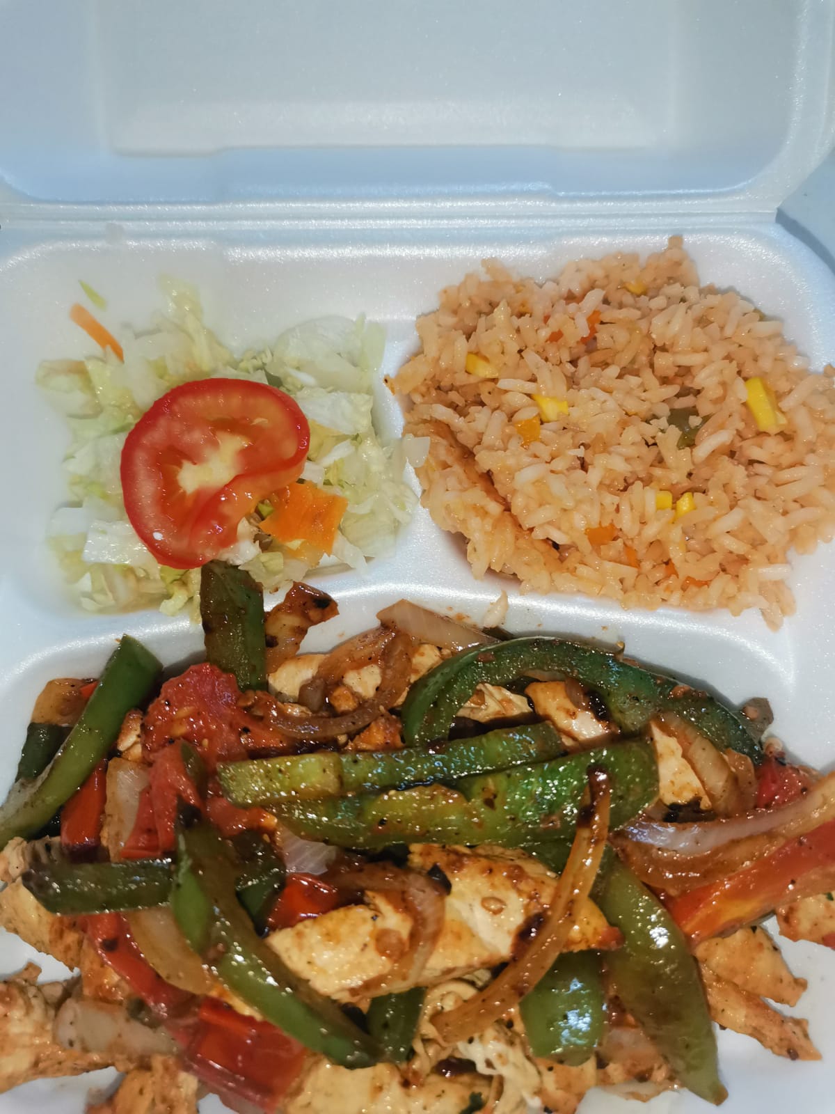 Comidas La Amistad image 8