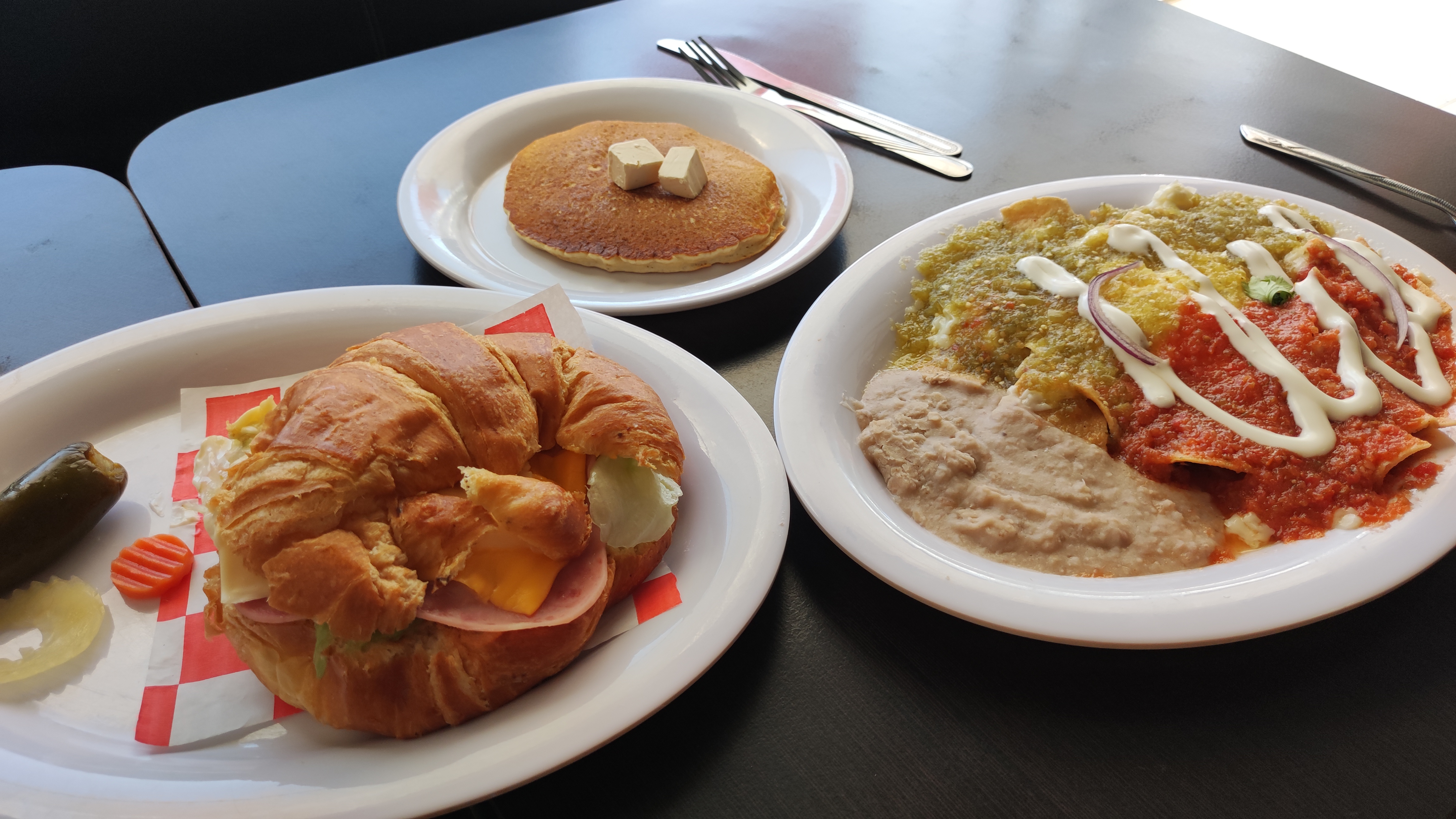 Cafe Victoria Restaurant image 3