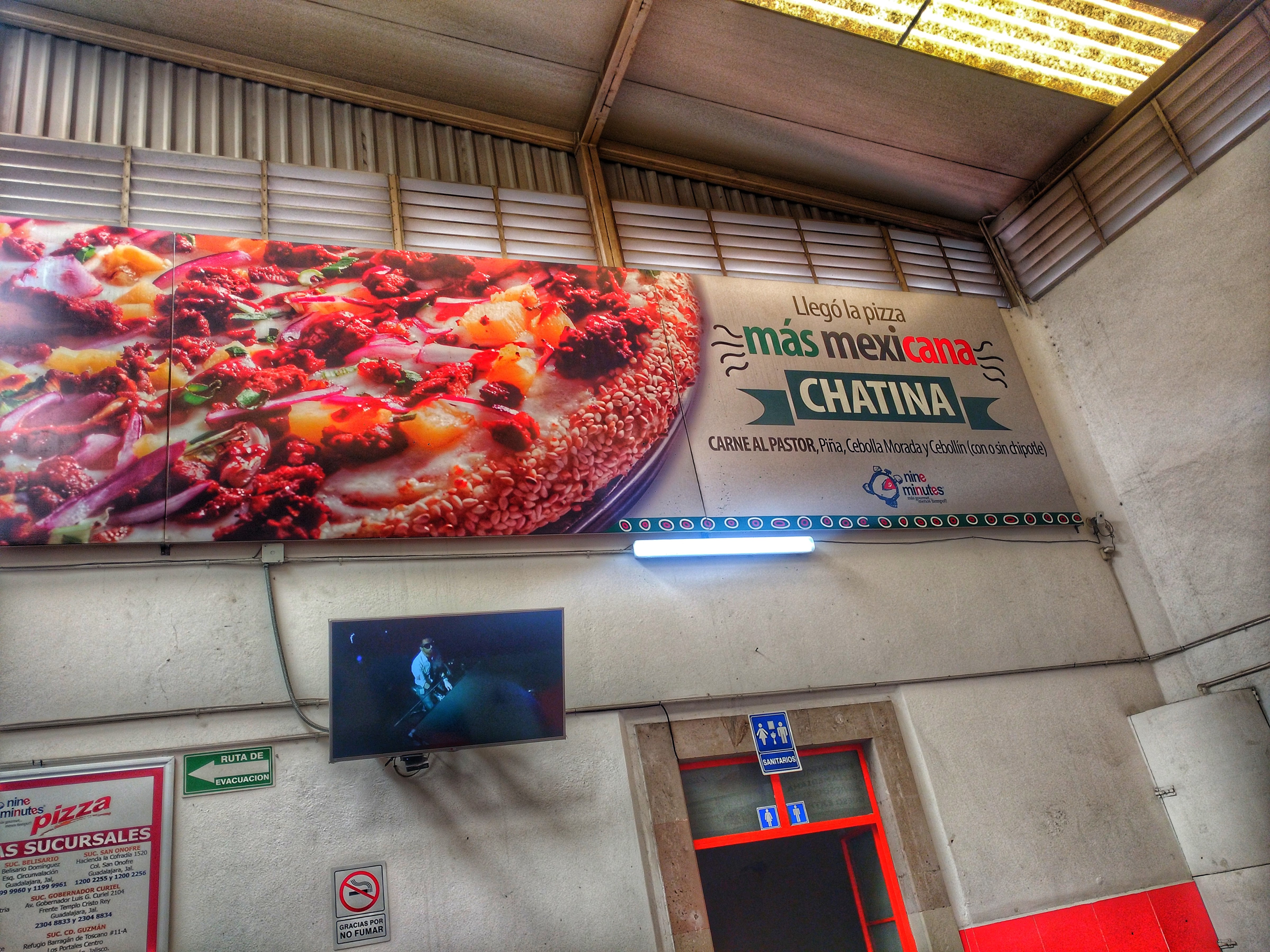 Nine Minutes Pizza image 8