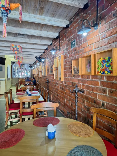 El Biombo image 1