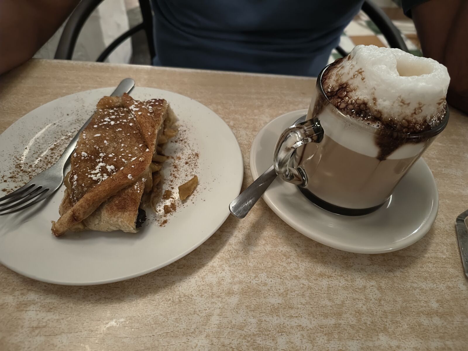 Bons Café image 10