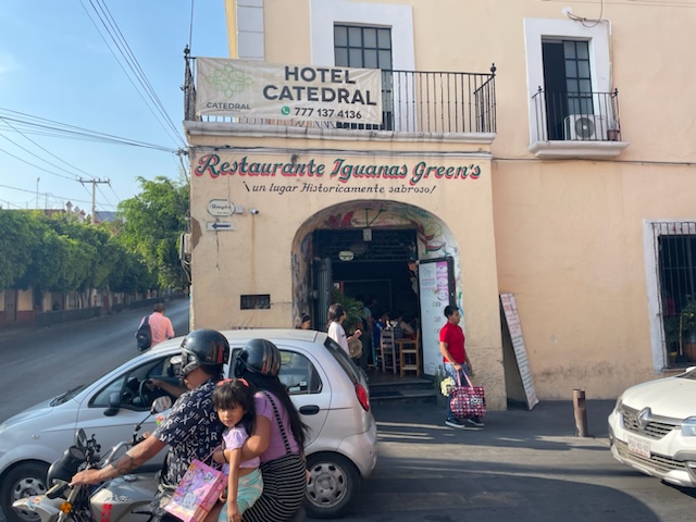 Iguanas Green’s image 4