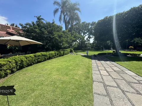 Las Mañanitas image 5