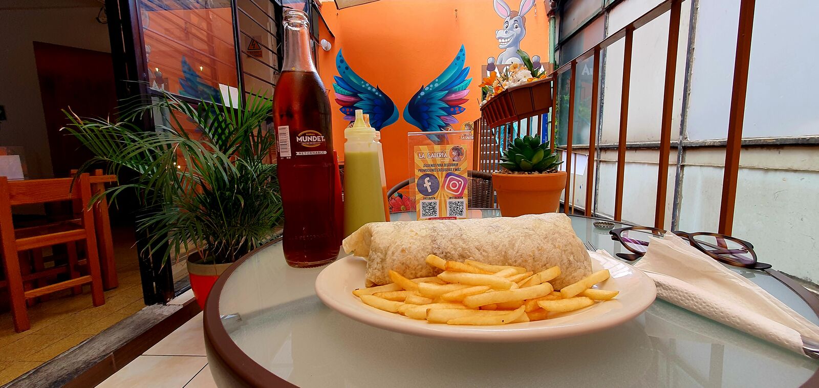 Burritos La Galería image 6