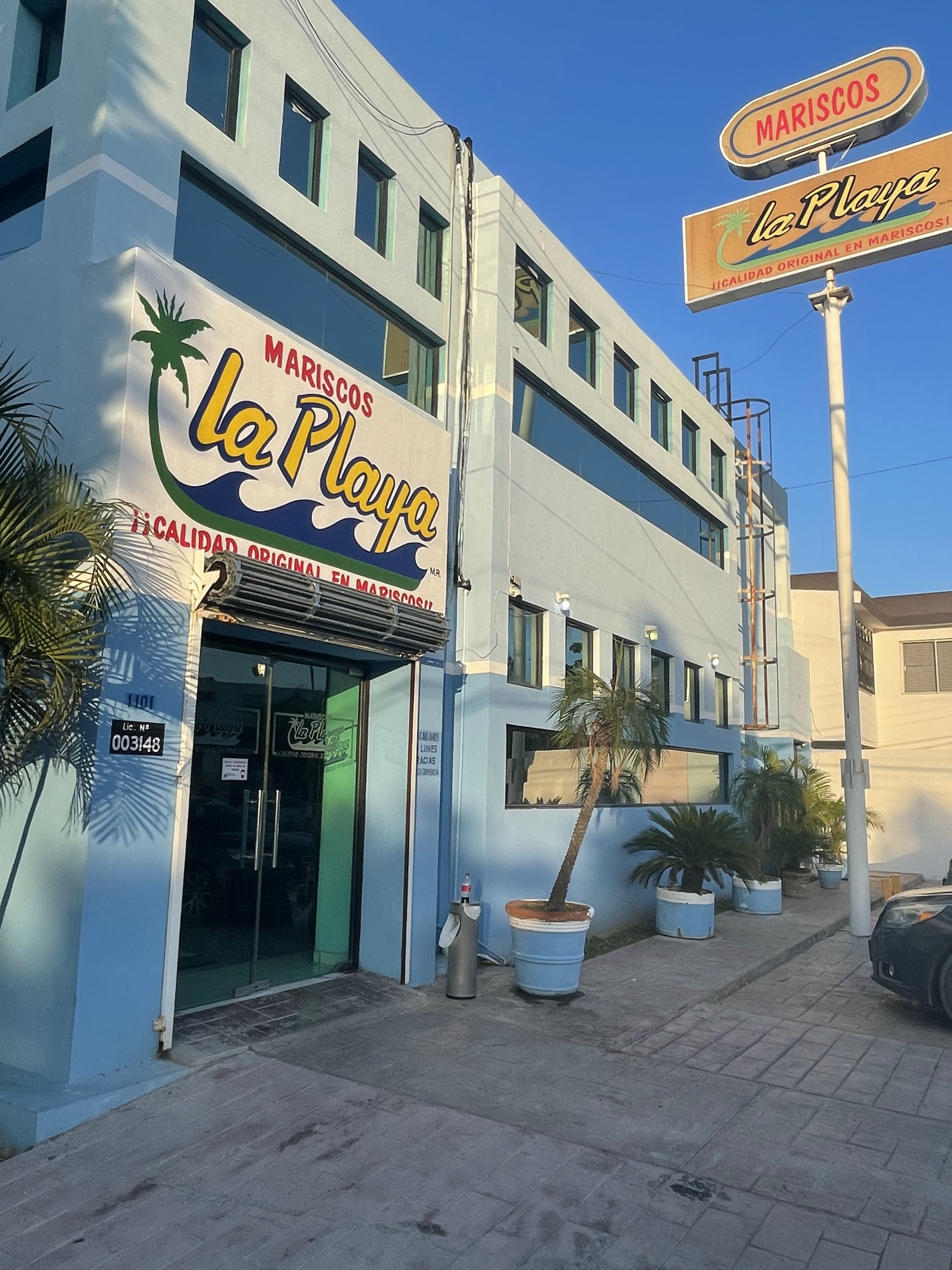 Mariscos La Playa image 1