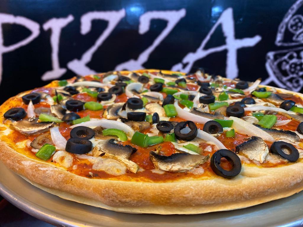 Faustino's pizza image 1