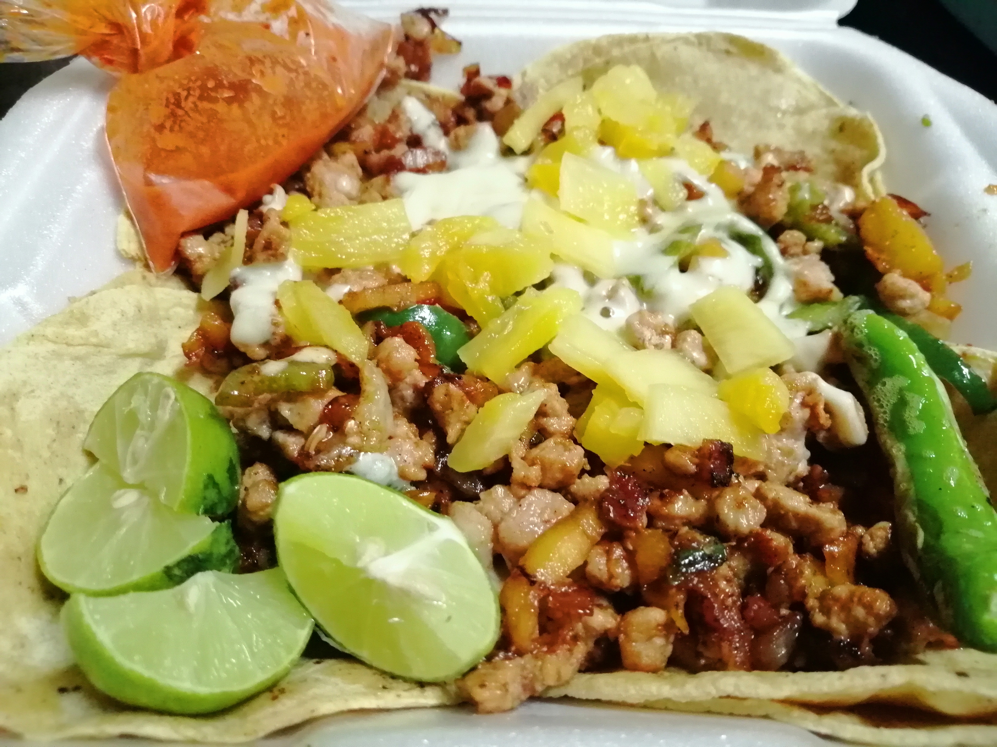 Checos Burguer snack and grill image 8